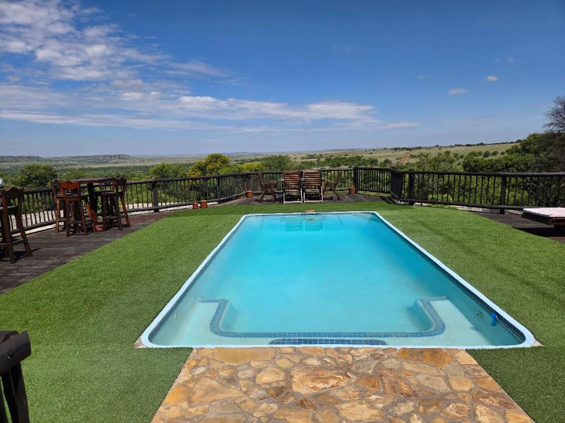 Twin Room with Pool View photo 1