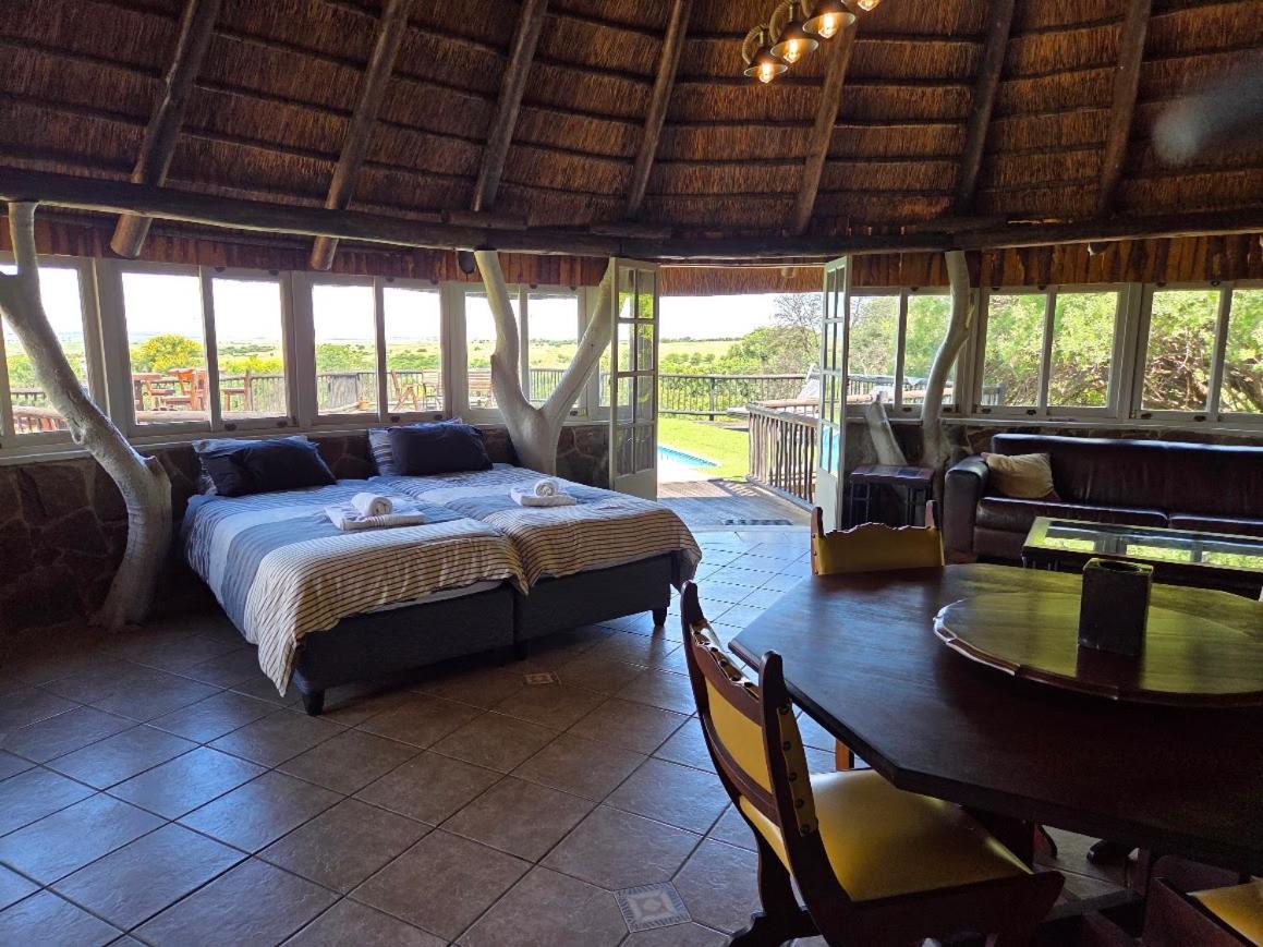 Twin Room with Pool View photo 3