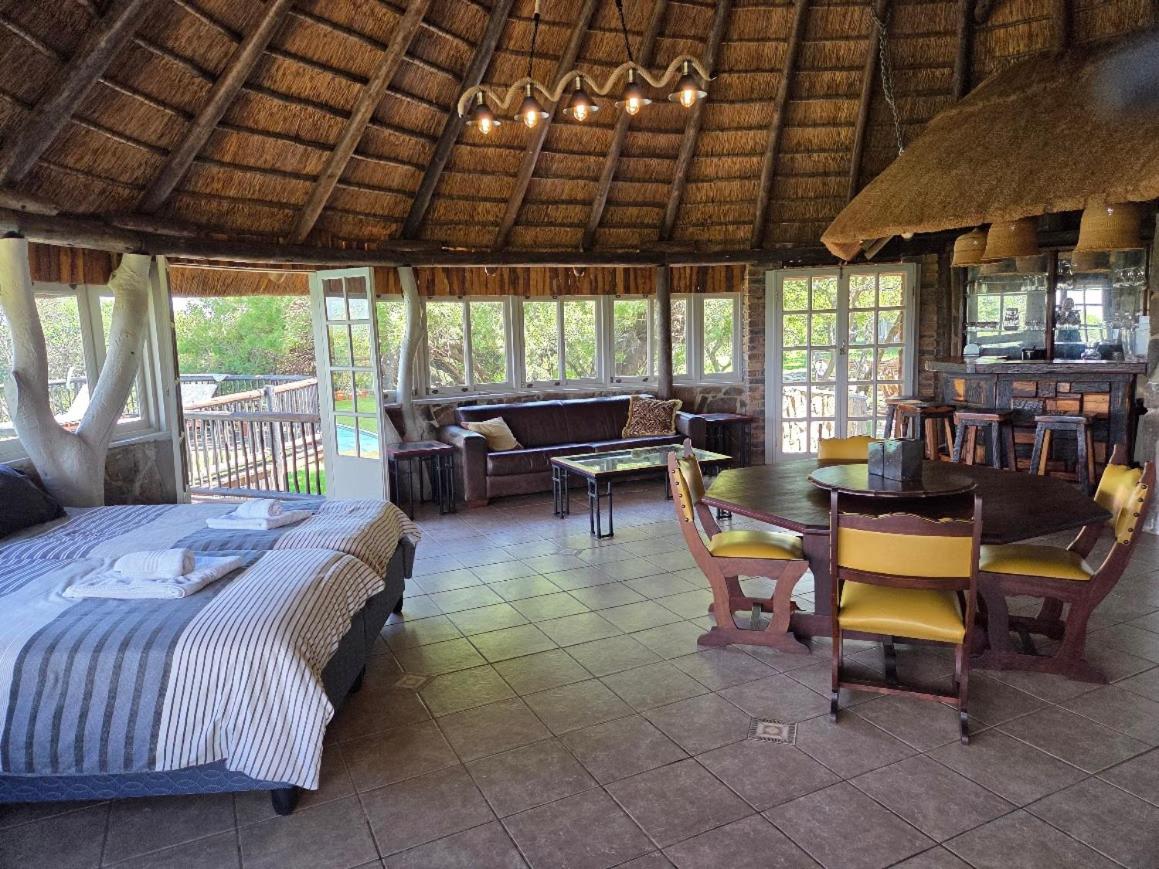 Twin Room with Pool View photo 2