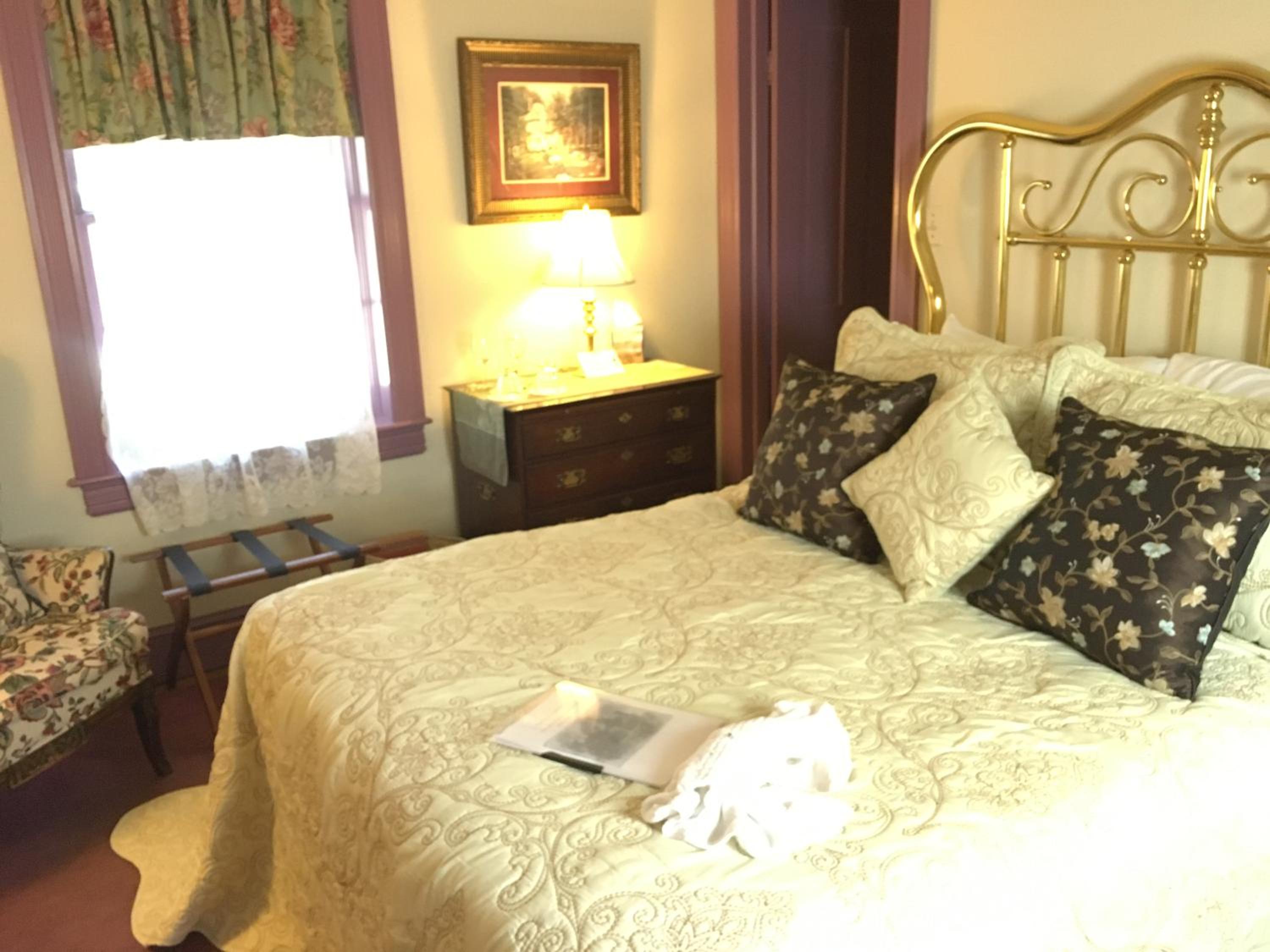 Queen Room with Balcony