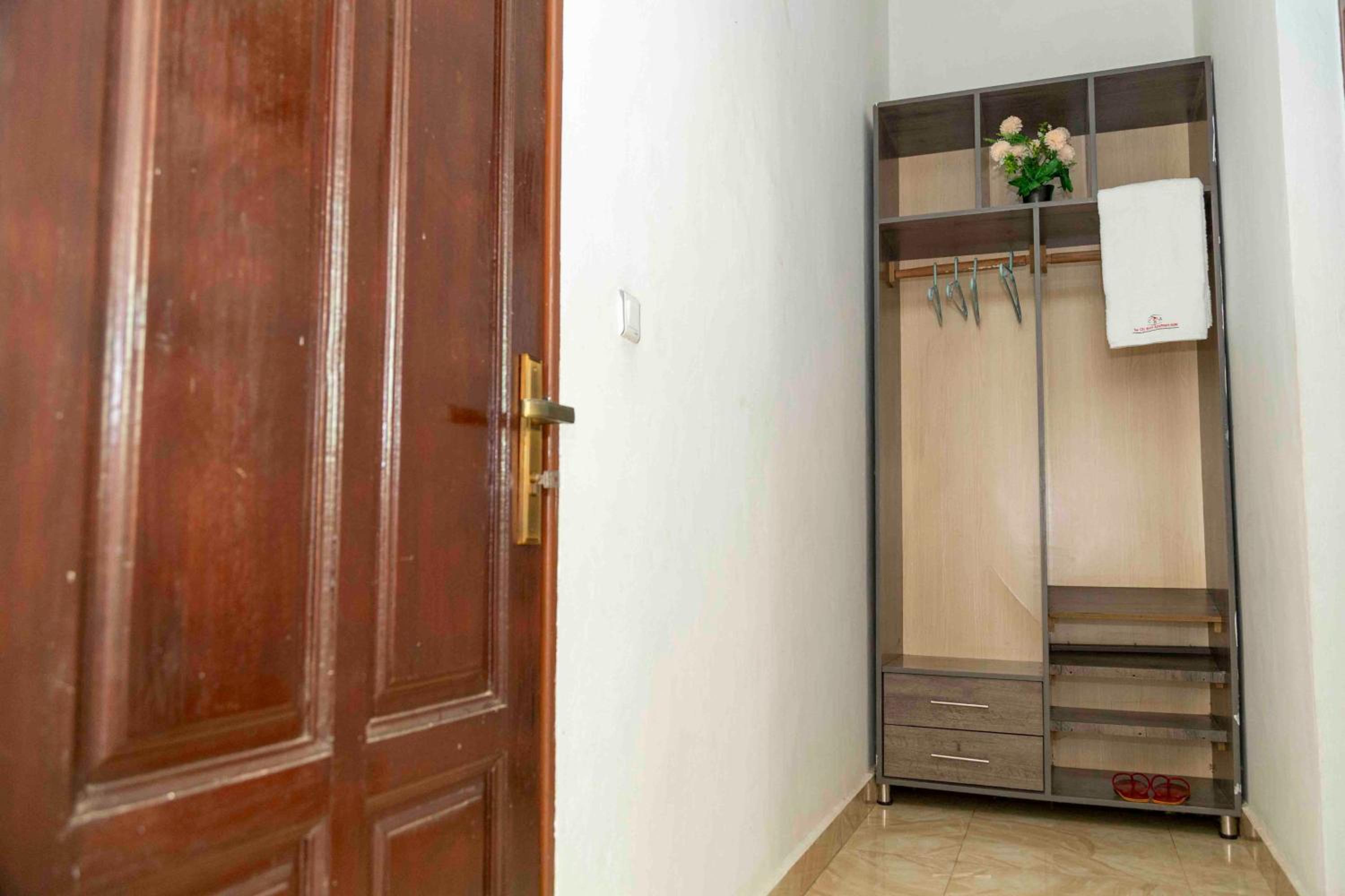 Apartment with Balcony photo 2
