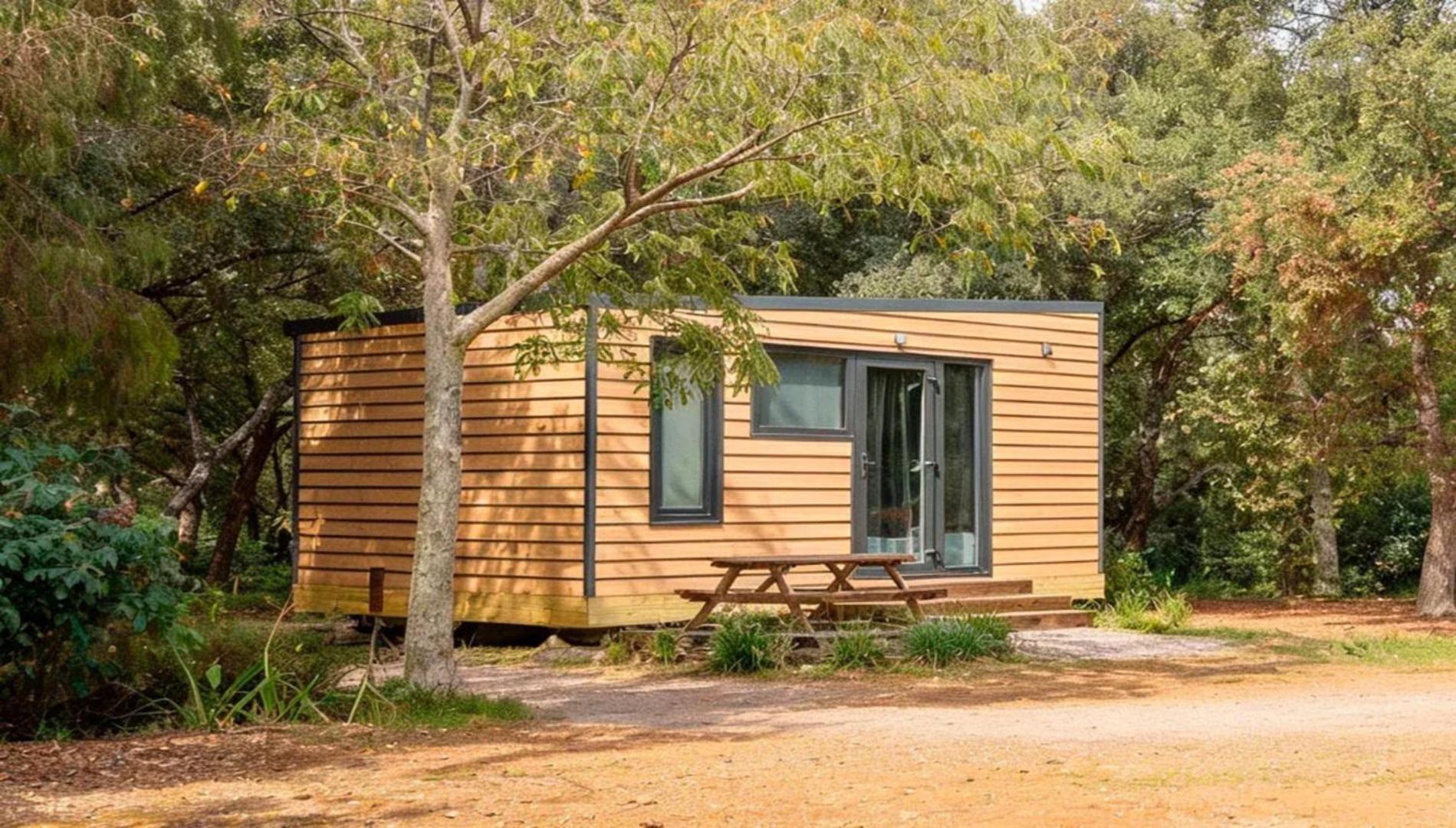 Deluxe Bungalow with Garden View