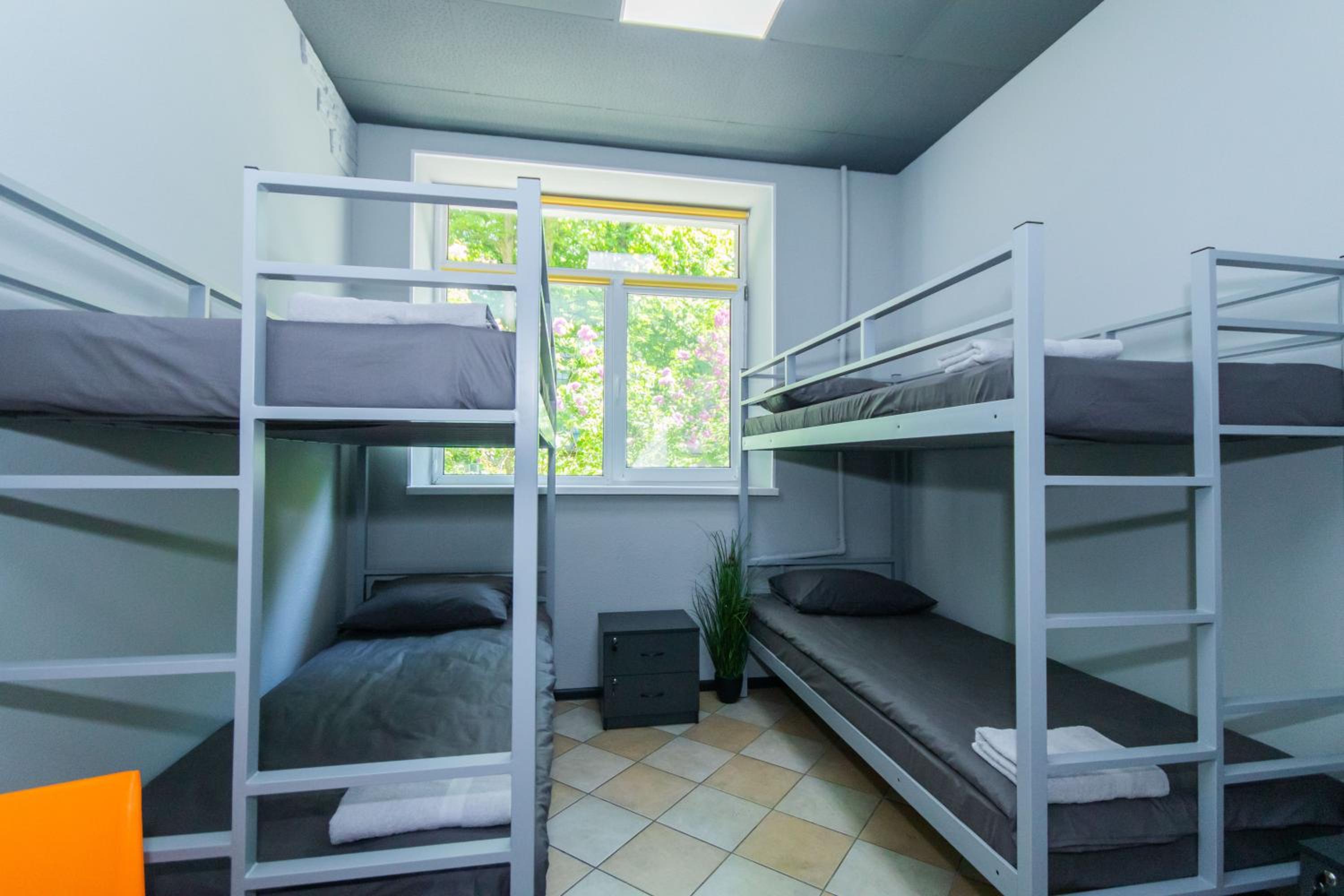 Single Room with Shared Shower and Toilet photo 3