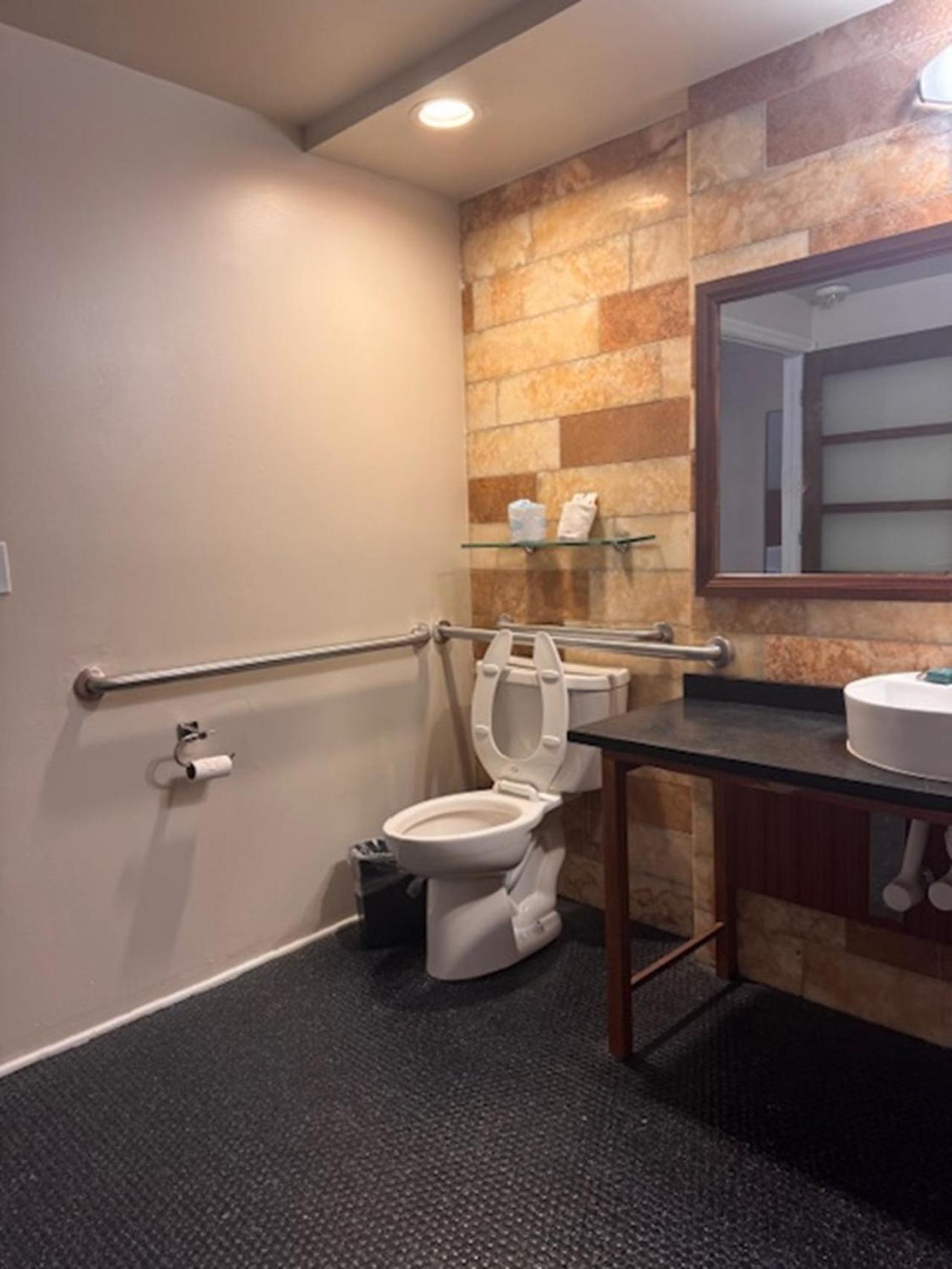 Queen Room with Two Queen Beds and Tub - Mobility and Hearing Access - Photo 4