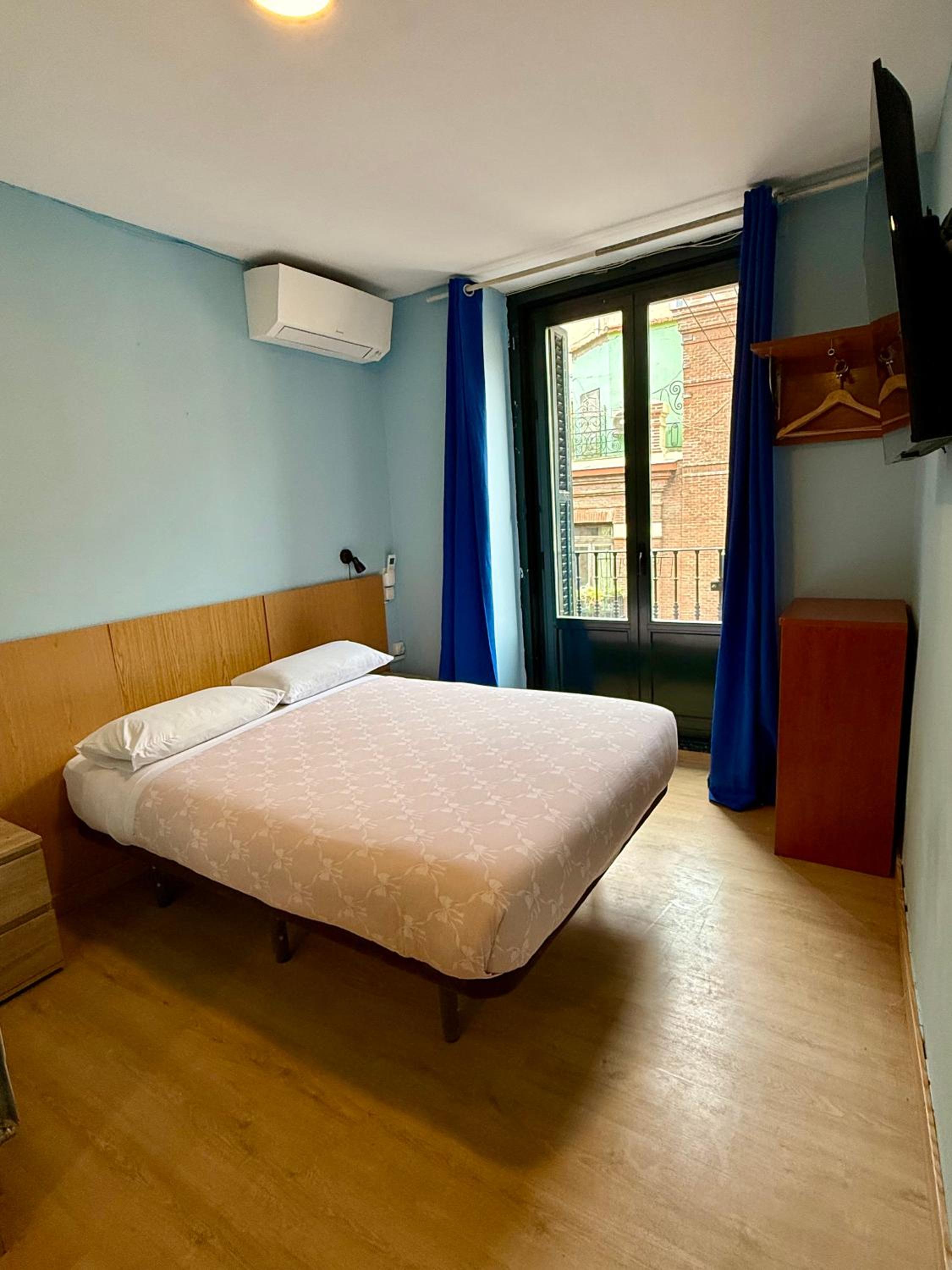 Double Room with Private Bathroom photo 1