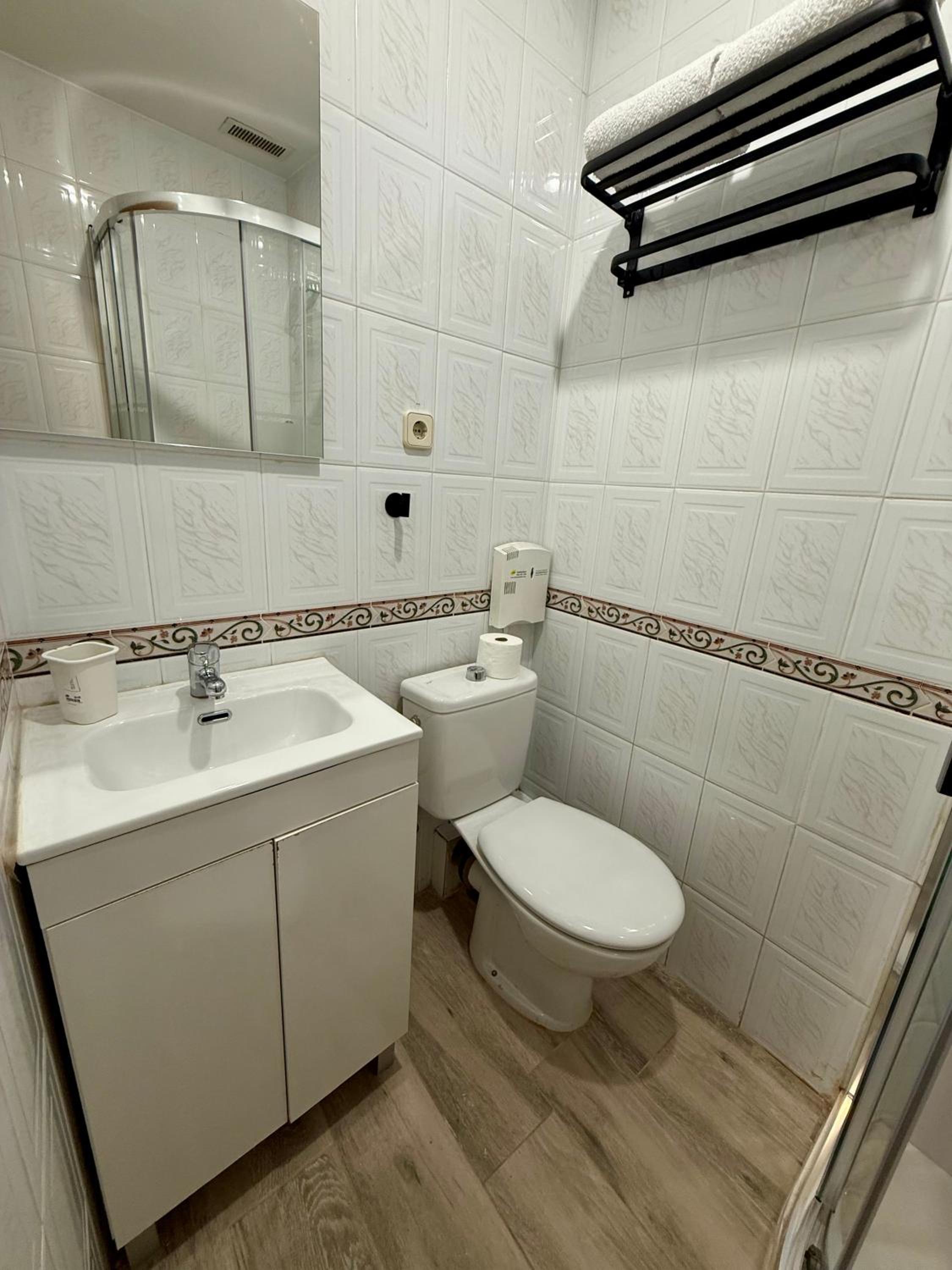Double Room with Private Bathroom photo 3