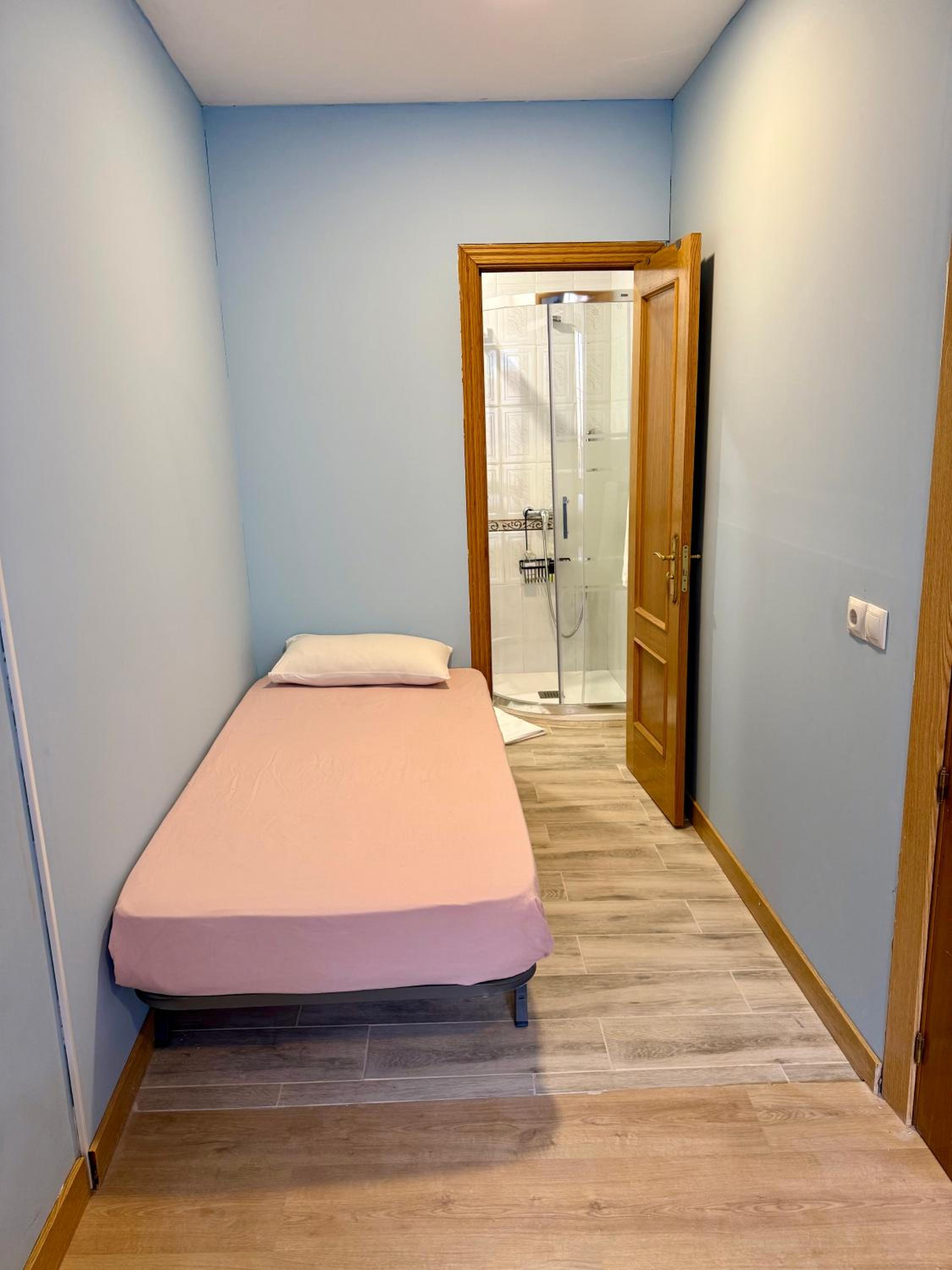 Triple Room with Private Bathroom photo 3
