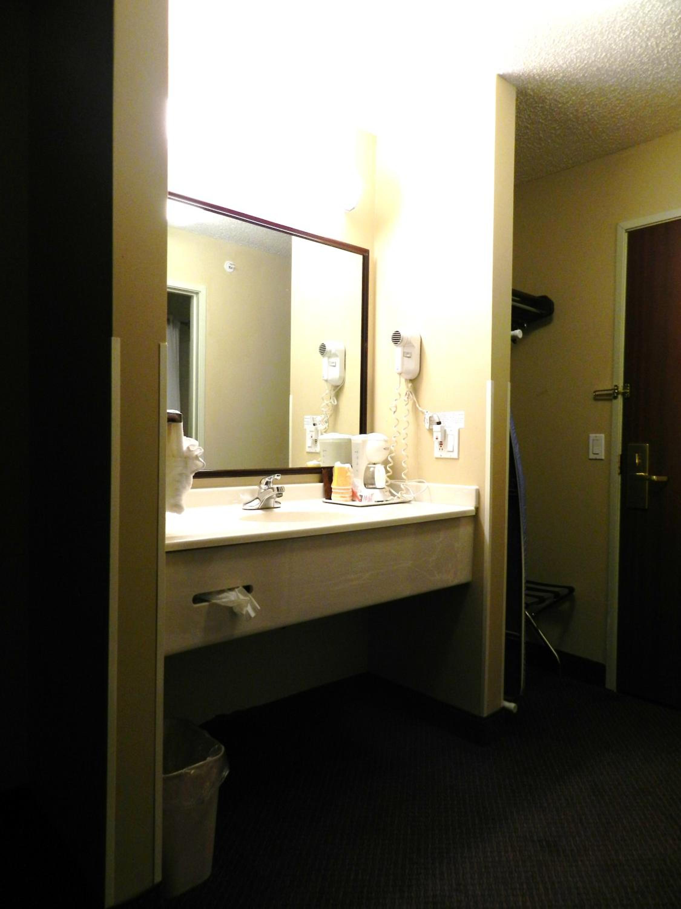 Double Queen Room - Photo 4