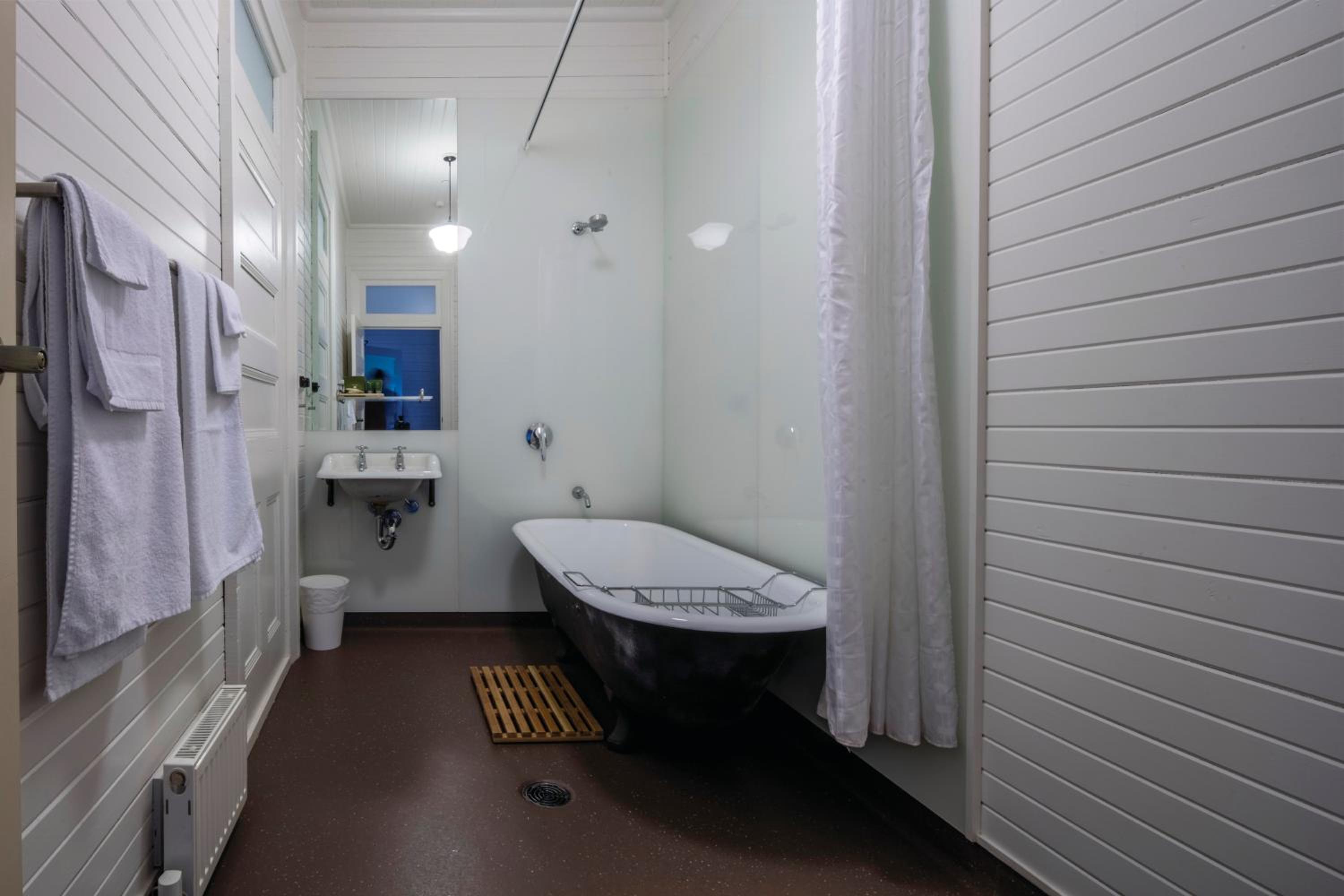 King Suite With Private Bathroom photo 2