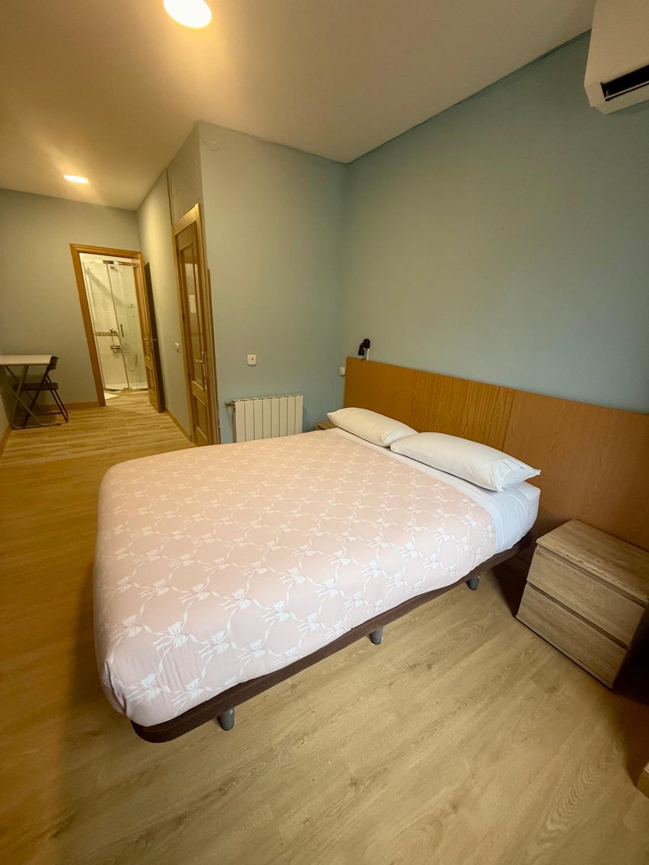 Double Room with Private Bathroom photo 2