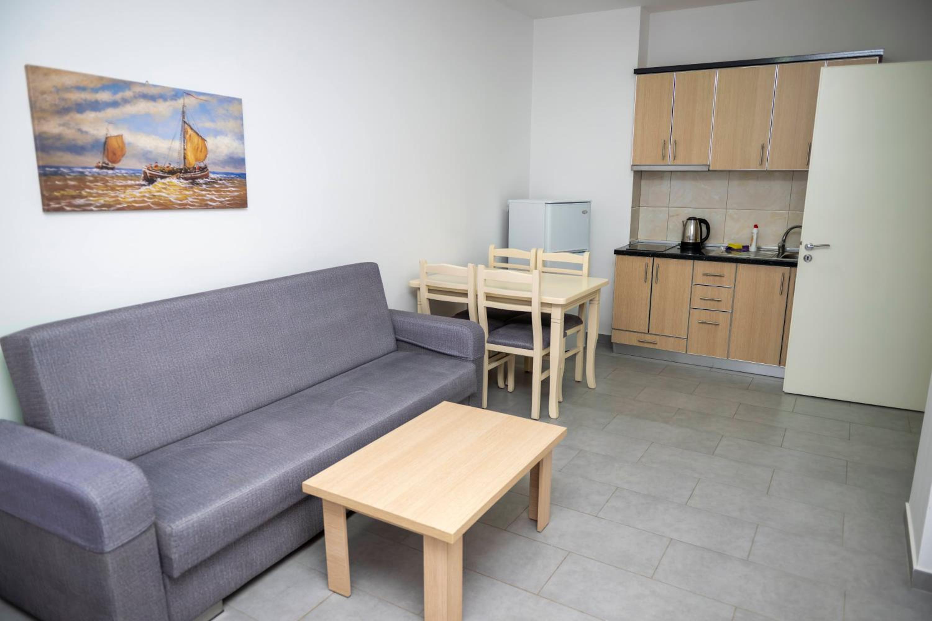 One-Bedroom Apartment with Sea View and Balcony photo 3