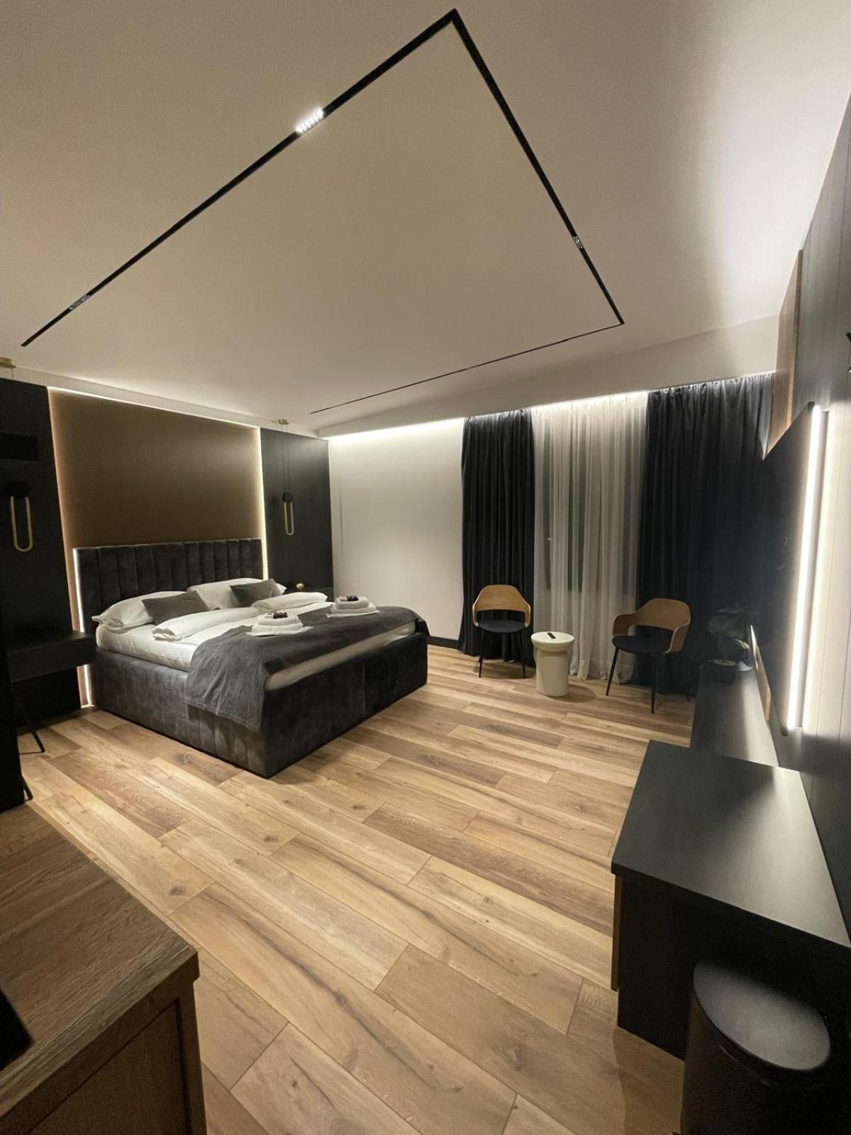 Deluxe Double Studio