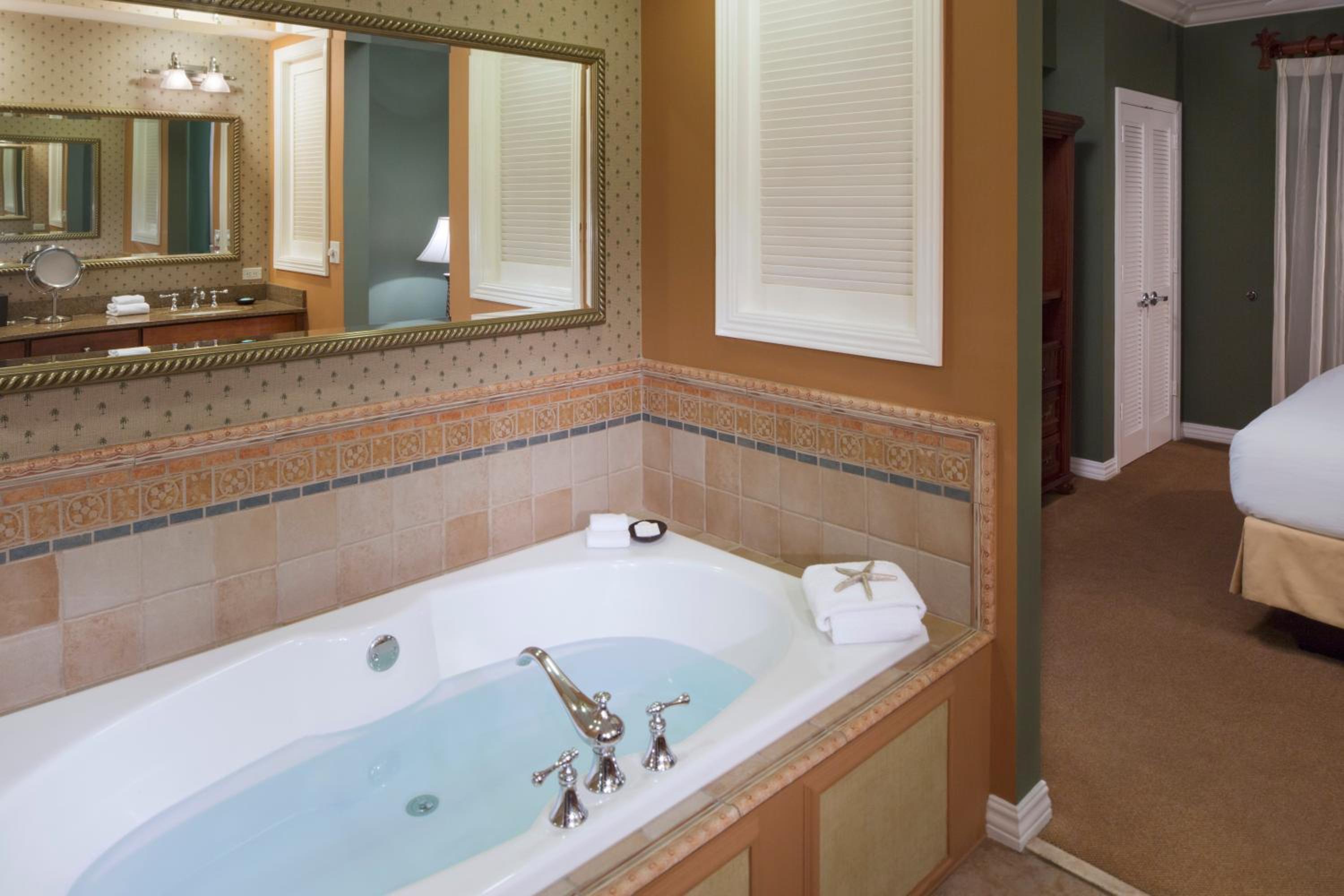 Two Bedroom Accessible Tub photo 3