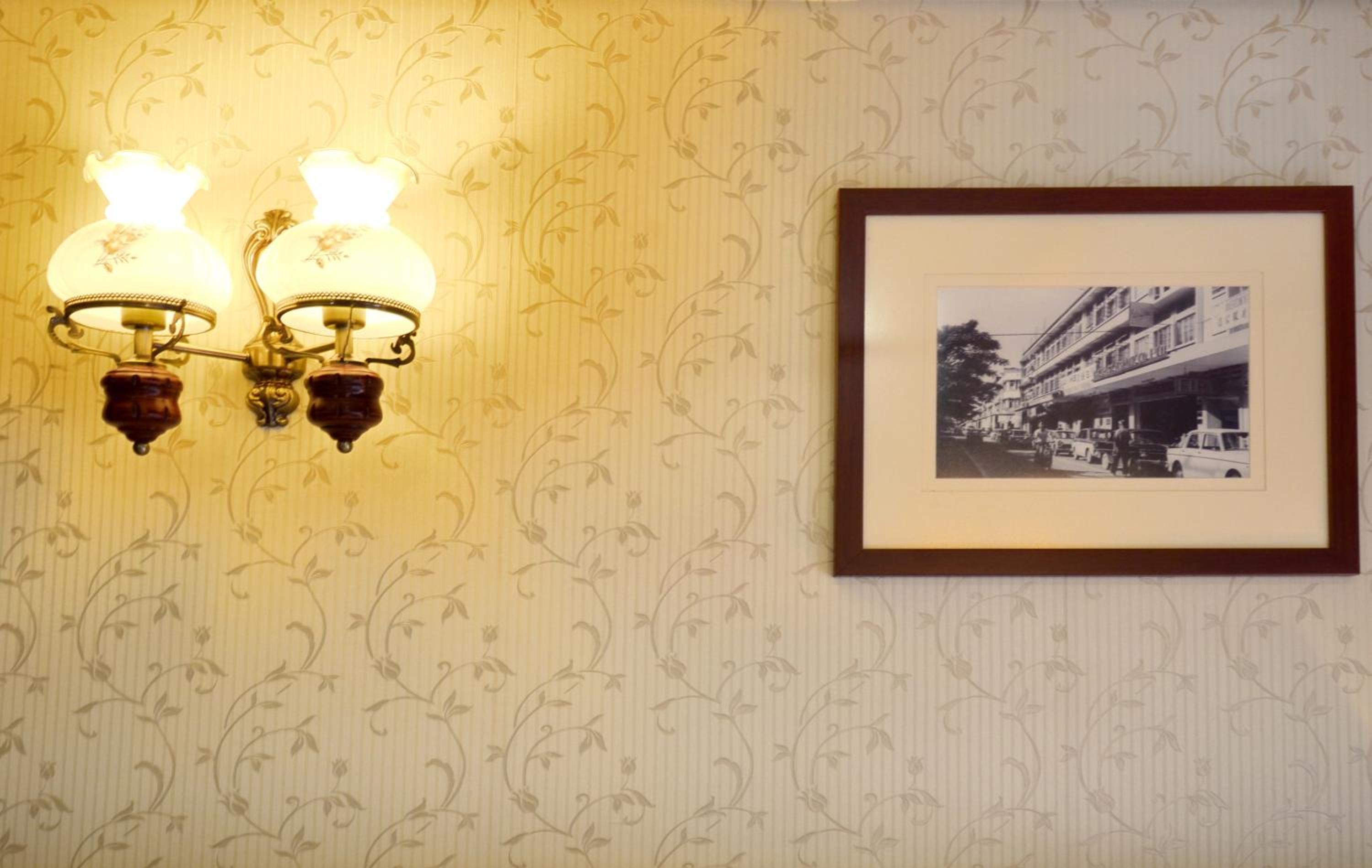 Deluxe Queen Room - Photo 5