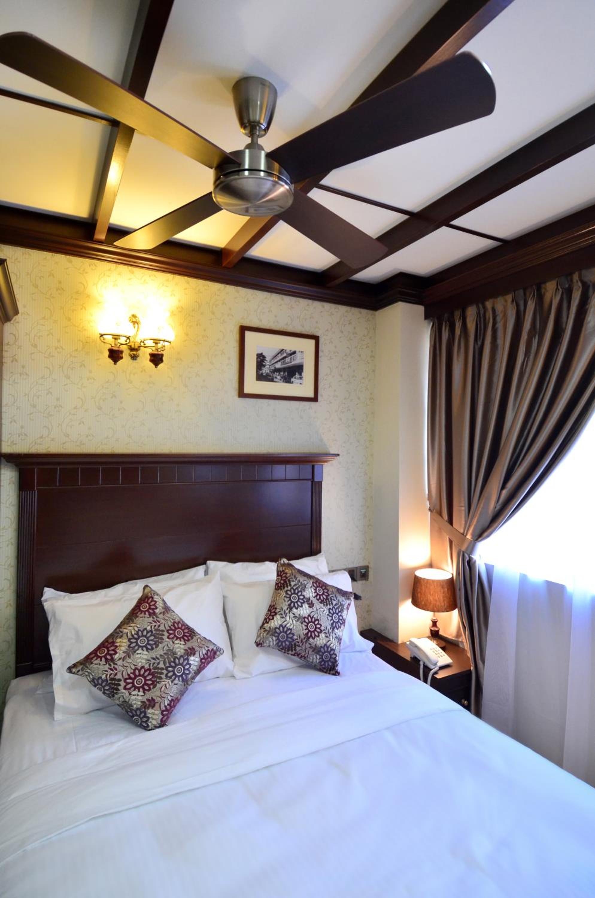 Deluxe Queen Room - Photo 3