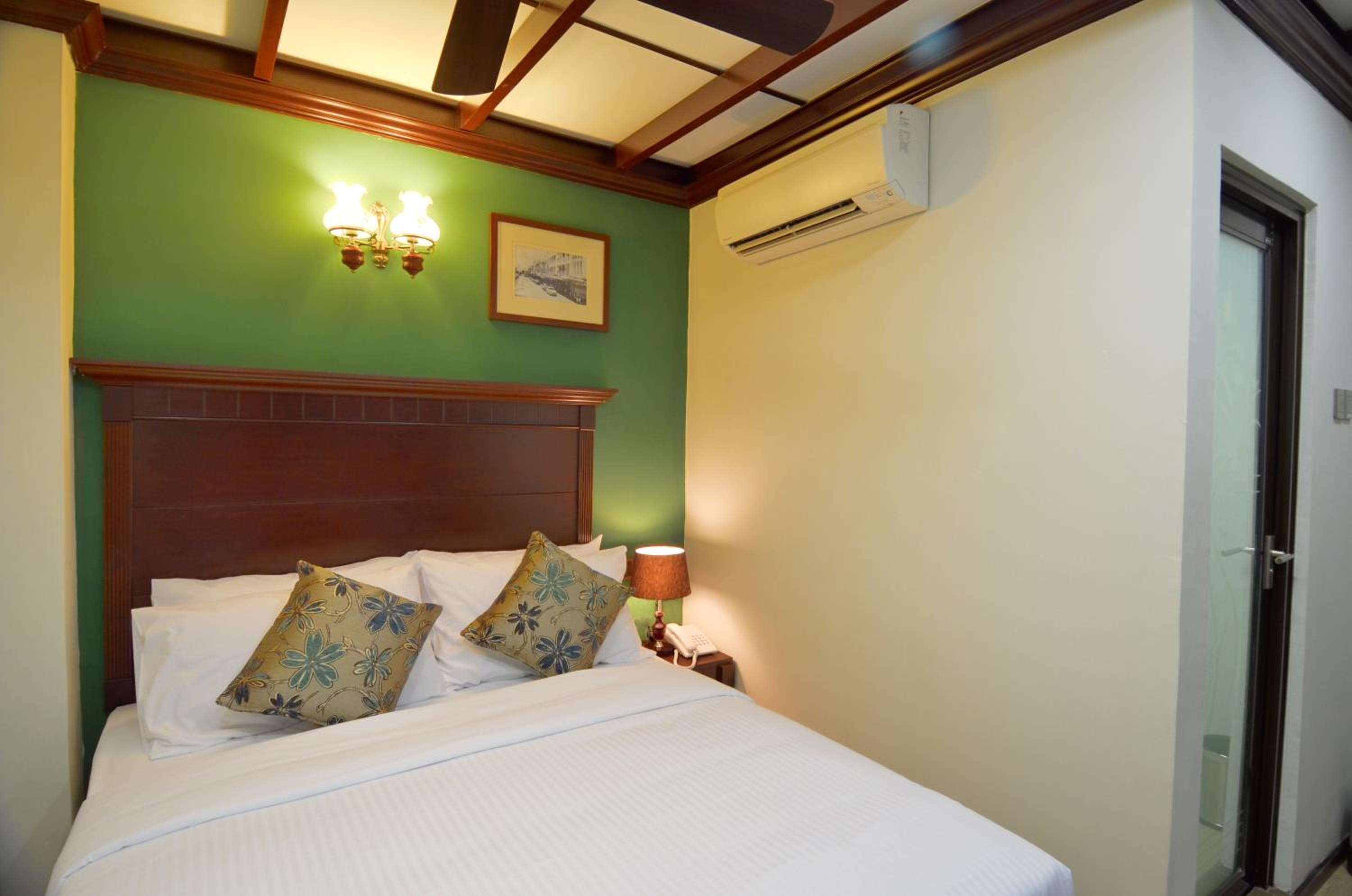 Standard Queen Room - Photo 2