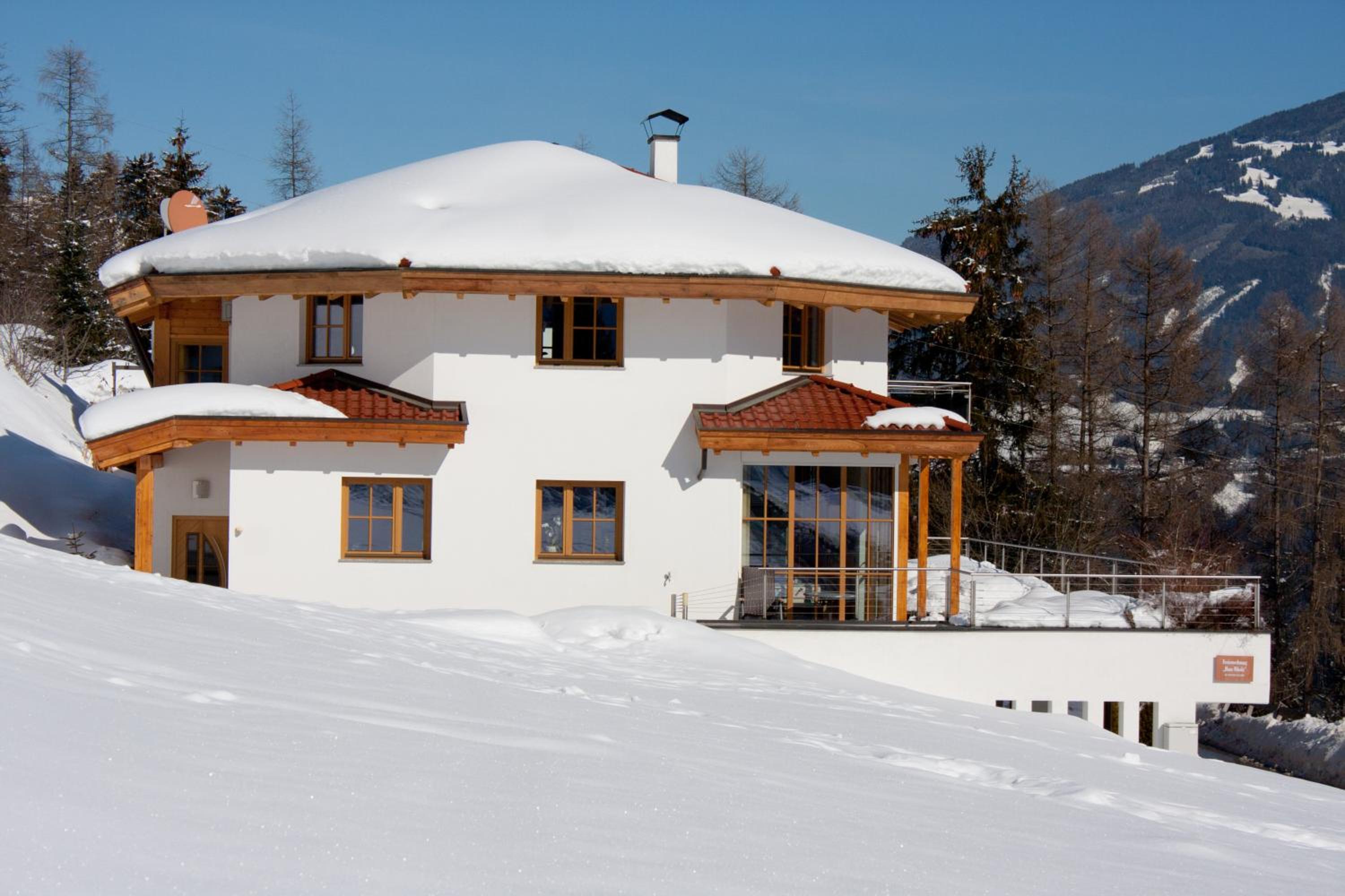 Apartment with Mountain View photo 2