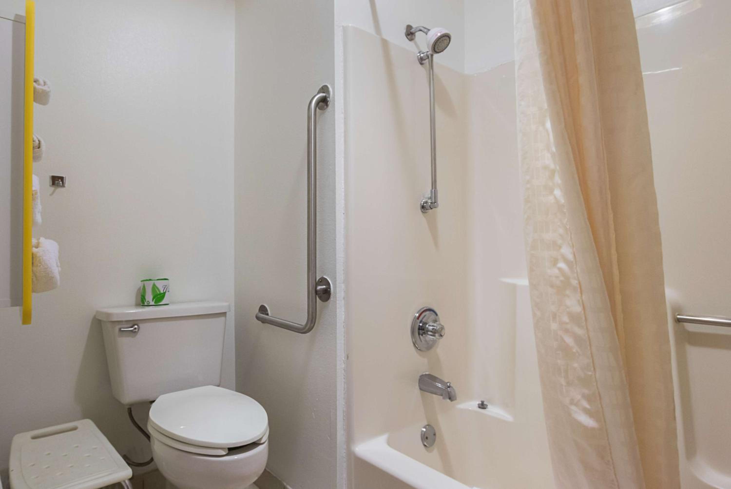 King Room - Disability Access - Non-Smoking