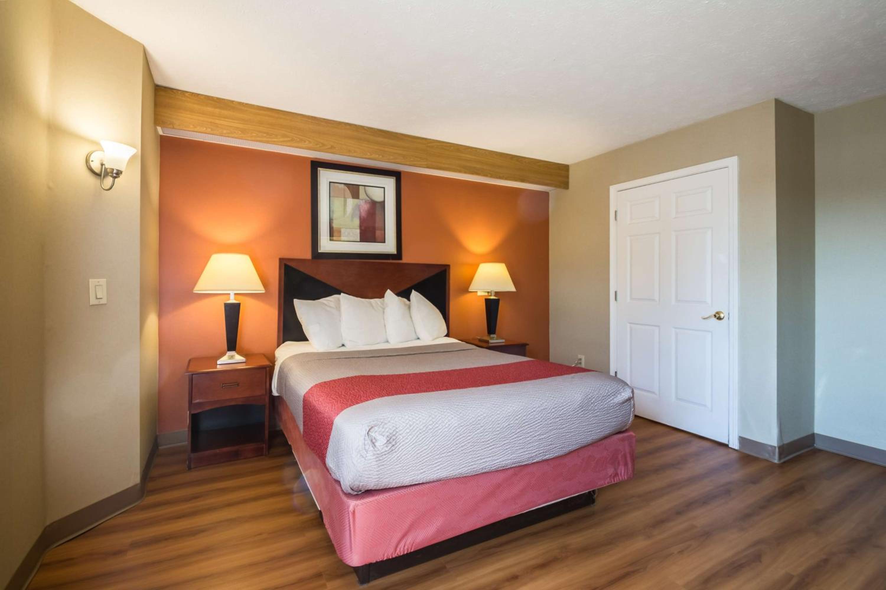 King Room - Non-Smoking - Photo 4