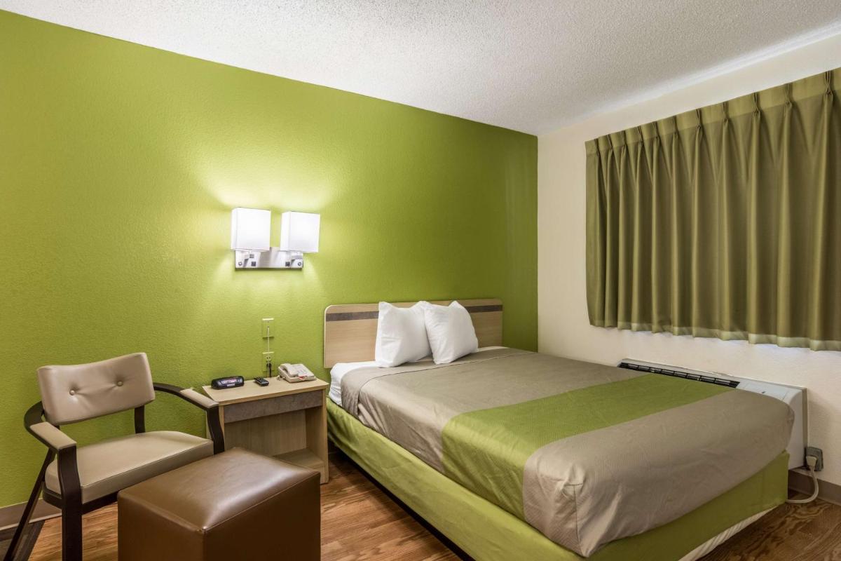 Queen Room - Disability Access - Non-Smoking photo 2