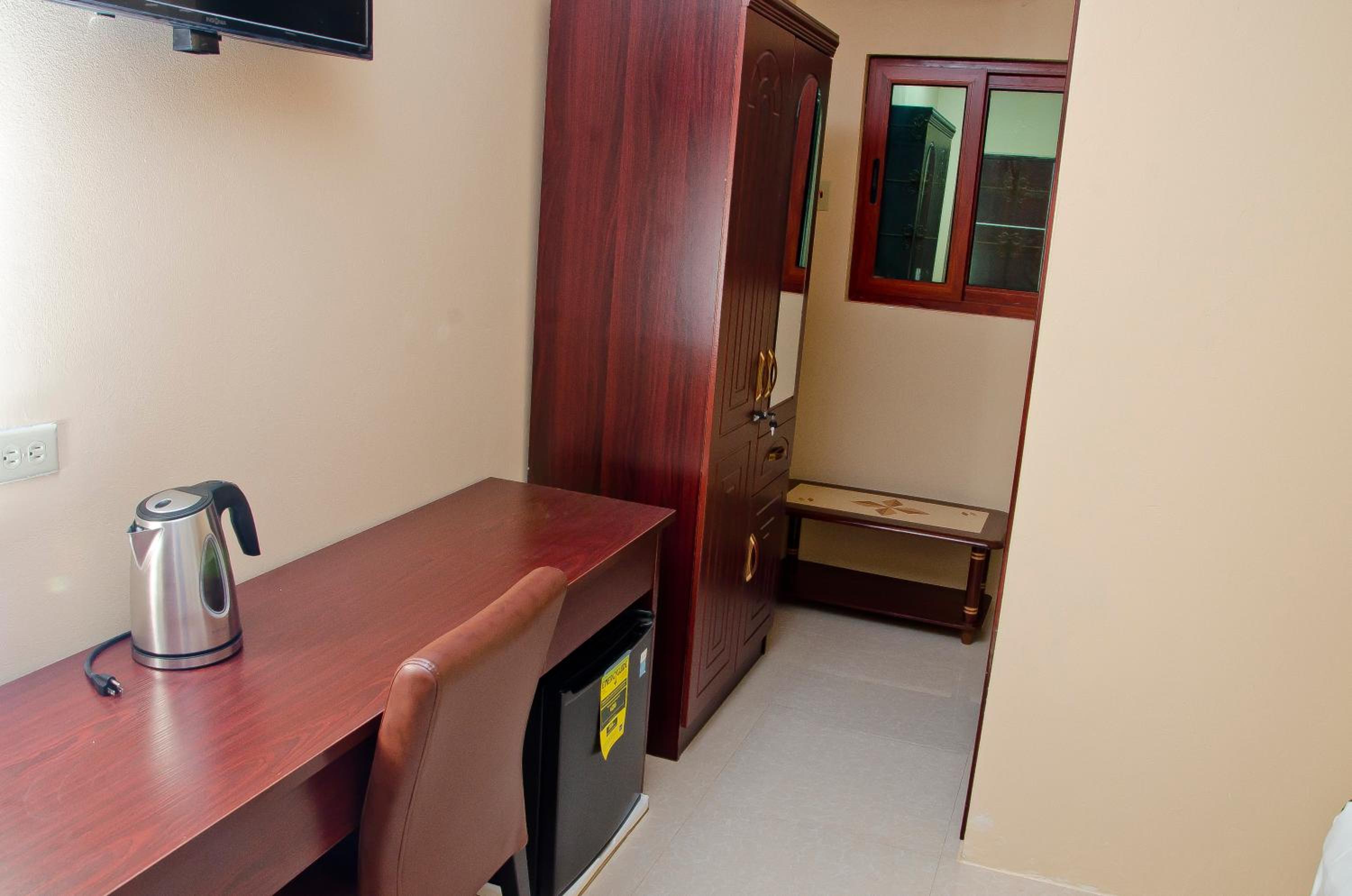 Single Room with Private Bathroom photo 2