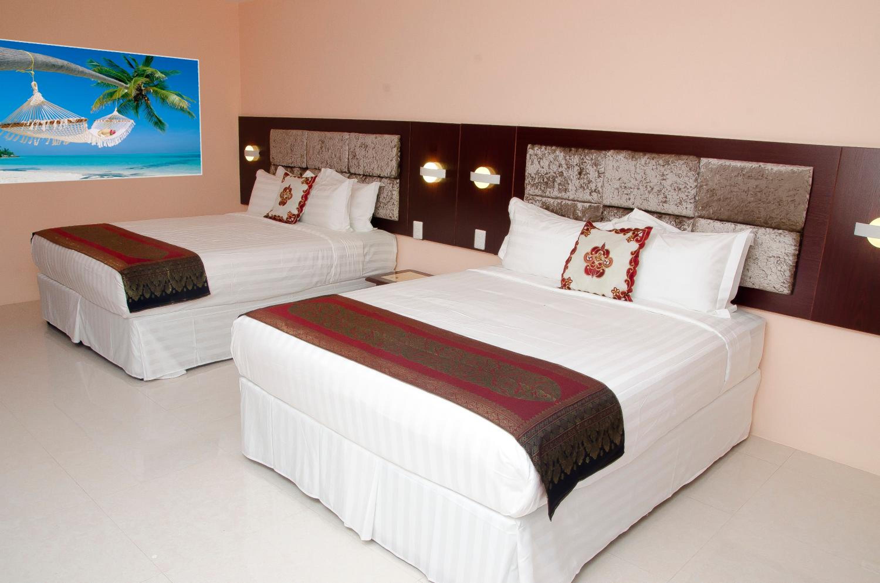 Deluxe Double Room (2 Adults + 1 Child)