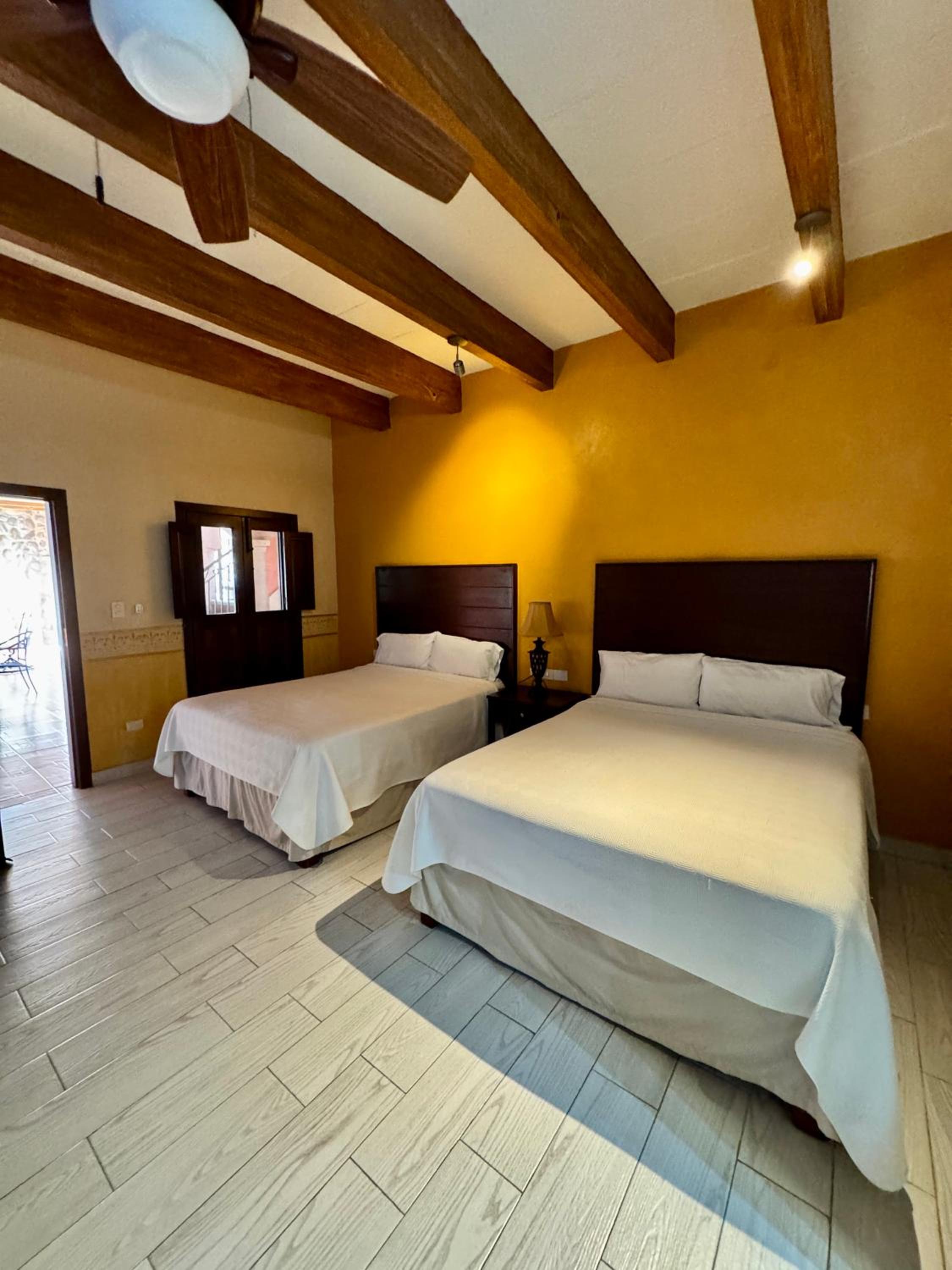 Triple Room with Pool View photo 1