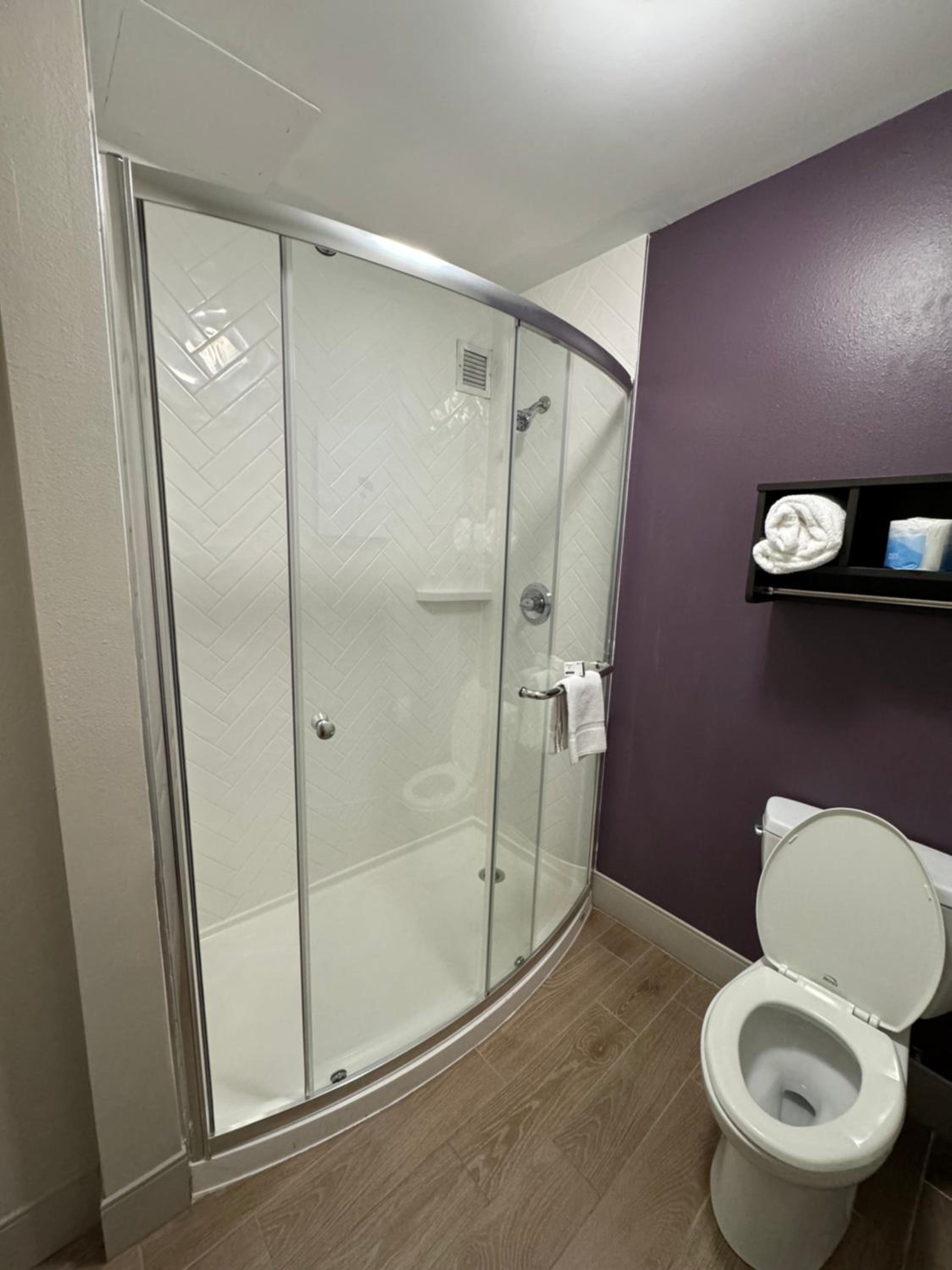 King Room - Non-Smoking - Photo 2
