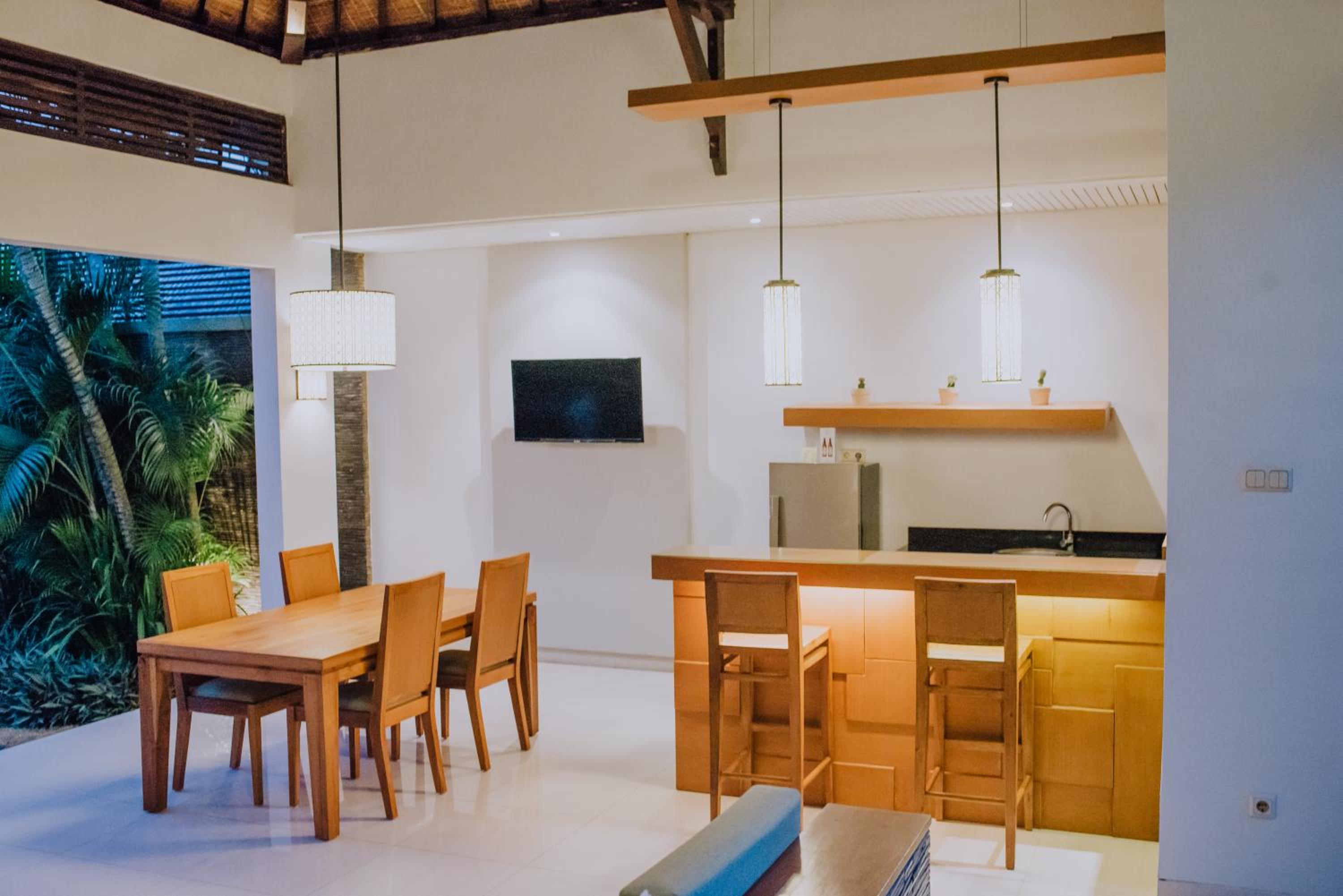 One-Bedroom Villa with Private Pool - Photo 17