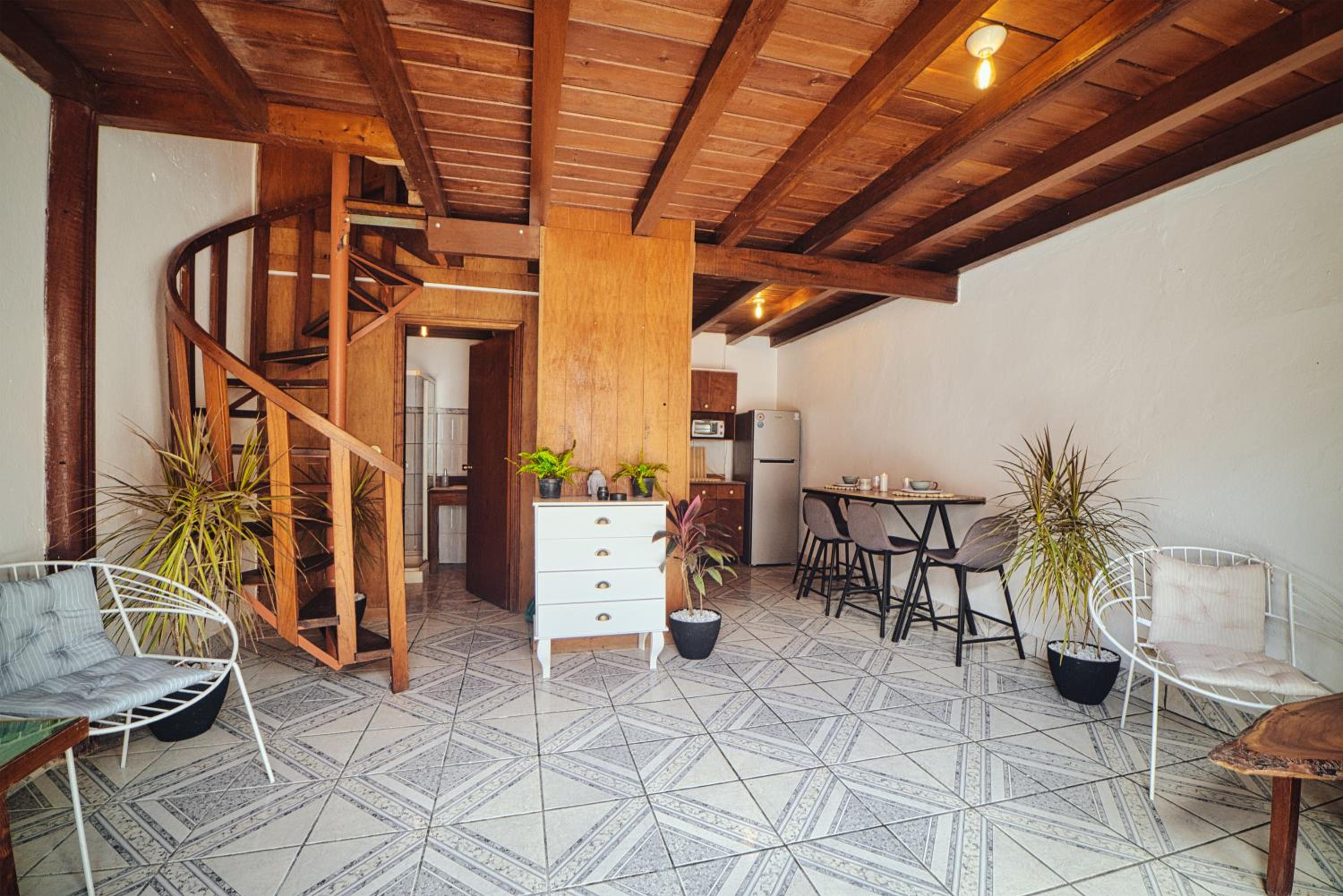 Apartment - Split Level photo 3