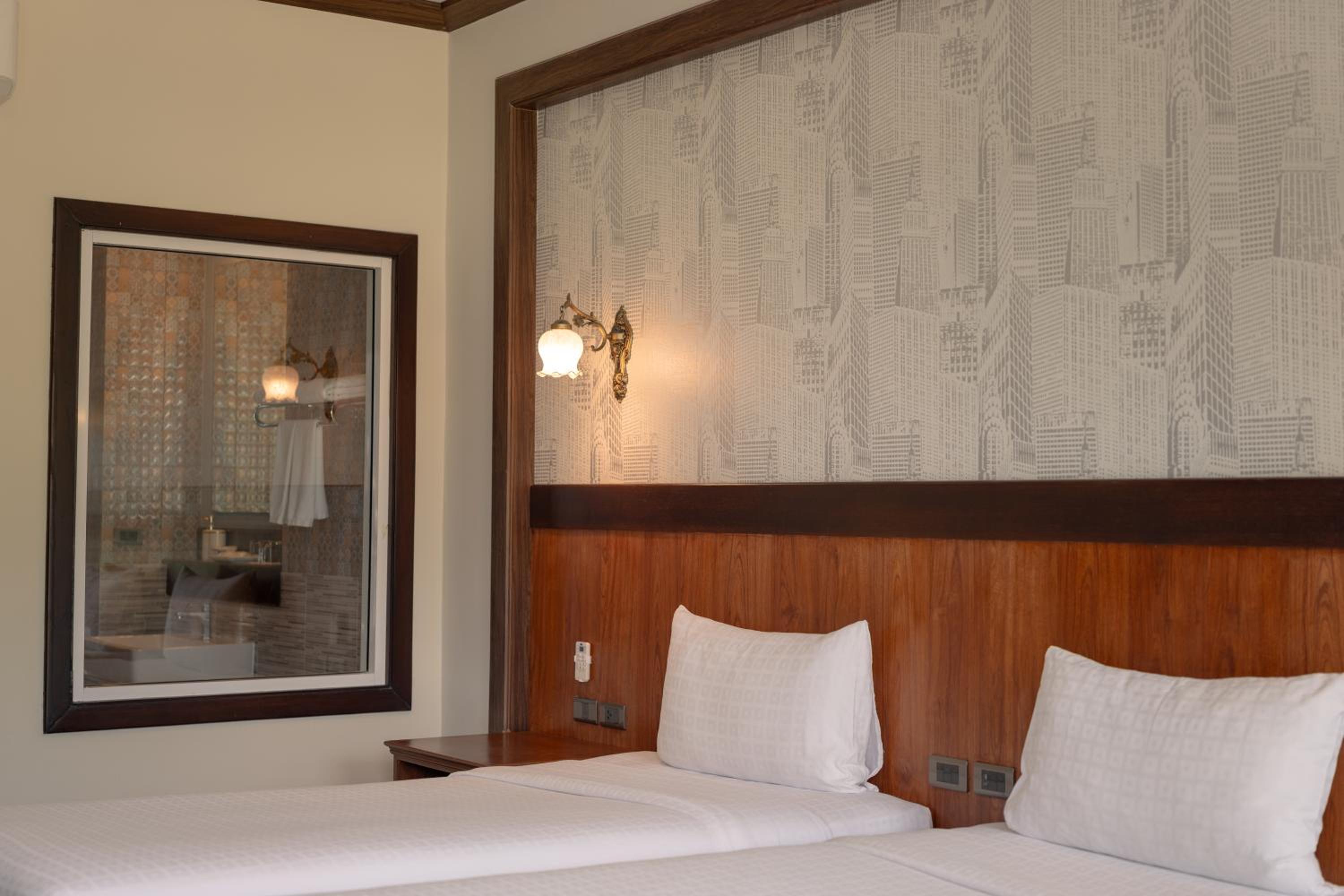 Deluxe Twin Room photo 2