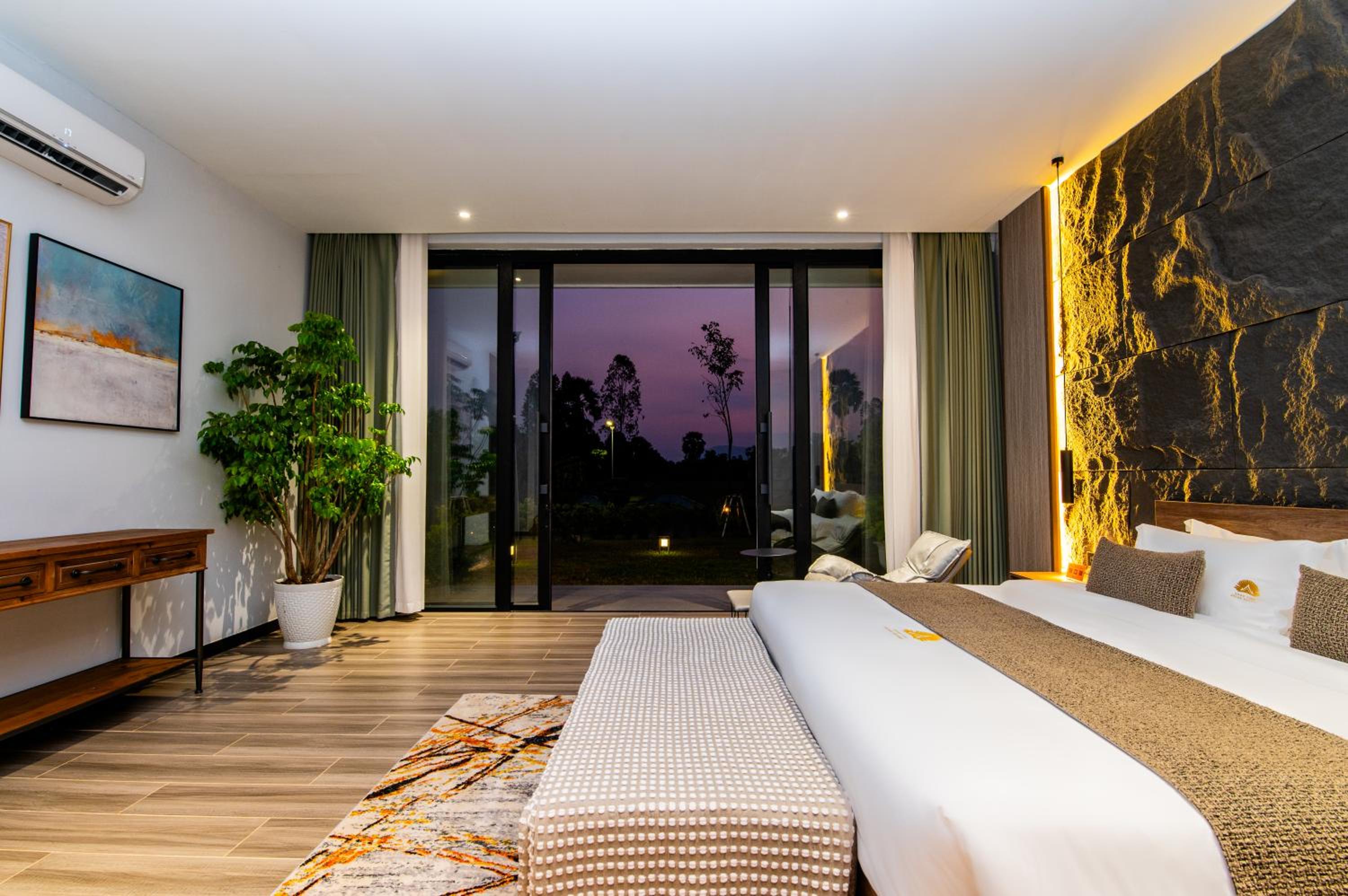 Residence Suite Private Pool Villa - Free City Shuttle Service + Mini Bar - Photo 4