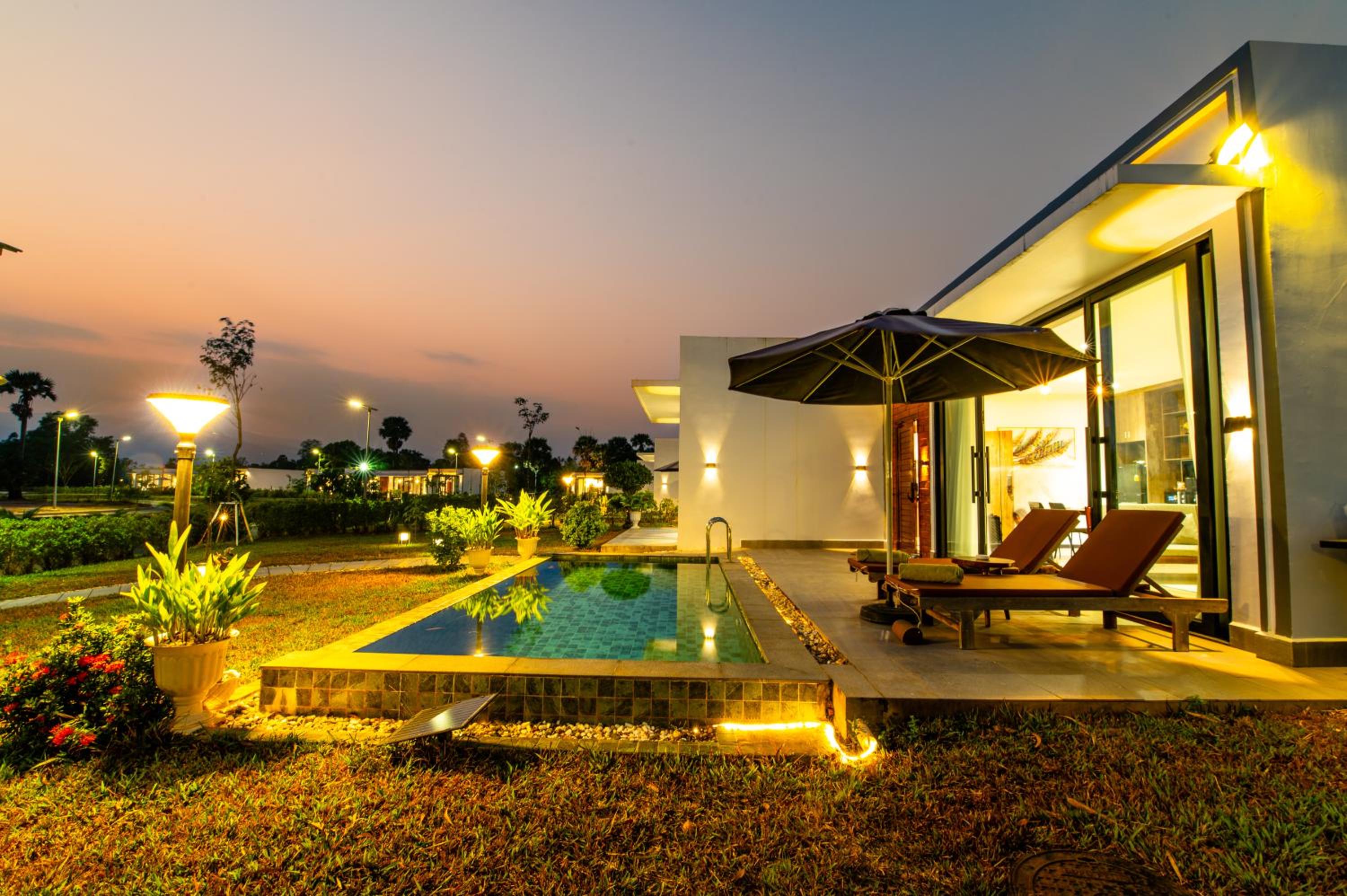 Residence Suite Private Pool Villa - Free City Shuttle Service + Mini Bar - Photo 9