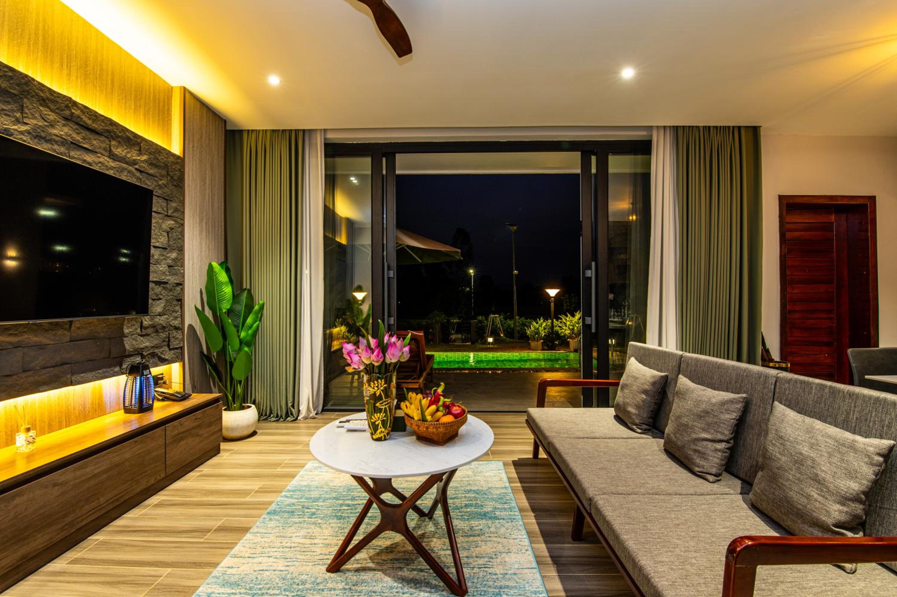Residence Suite Private Pool Villa - Free City Shuttle Service + Mini Bar - Photo 5