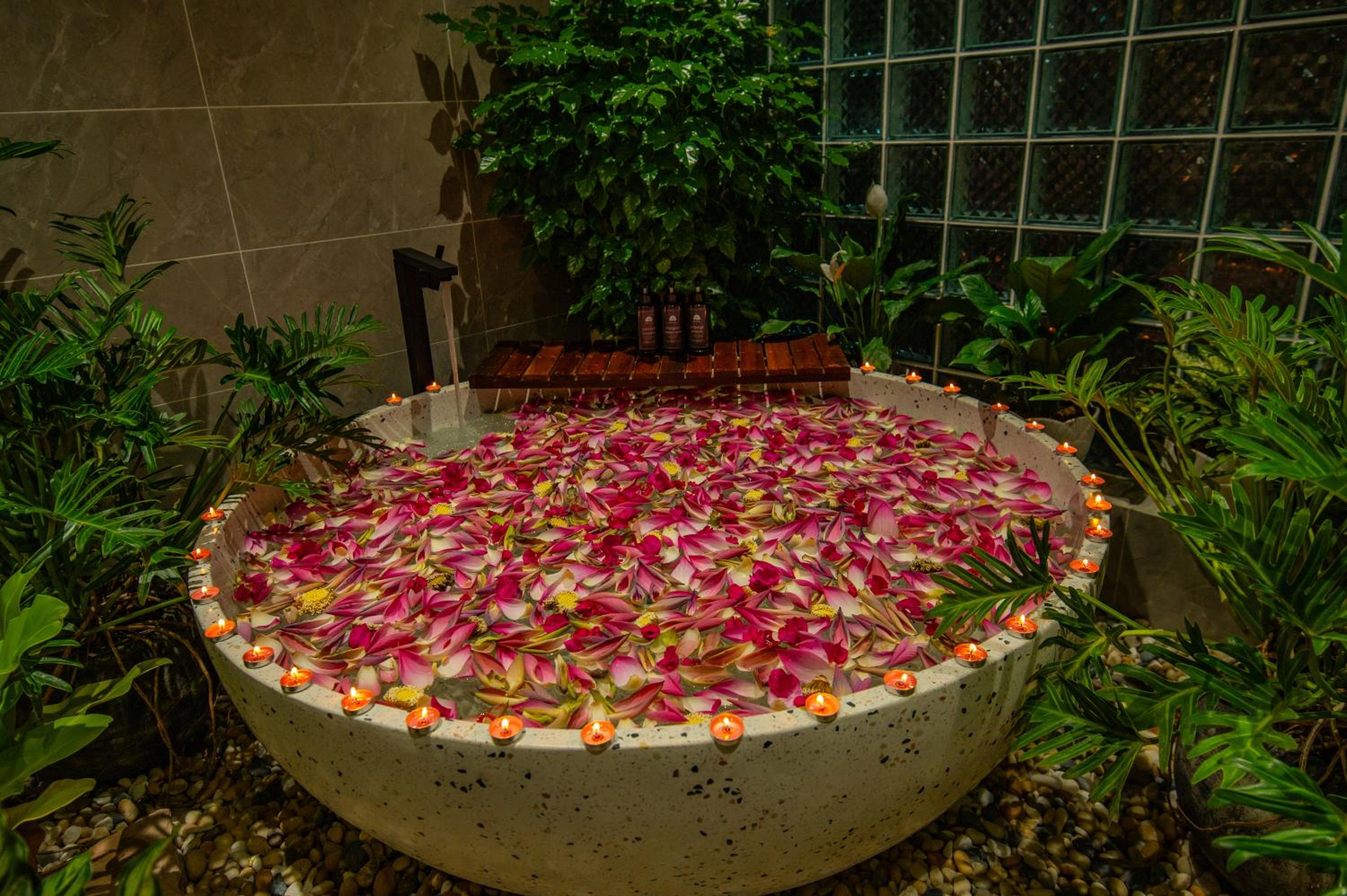 Residence Suite Private Pool Villa - Free City Shuttle Service + Mini Bar - Photo 10