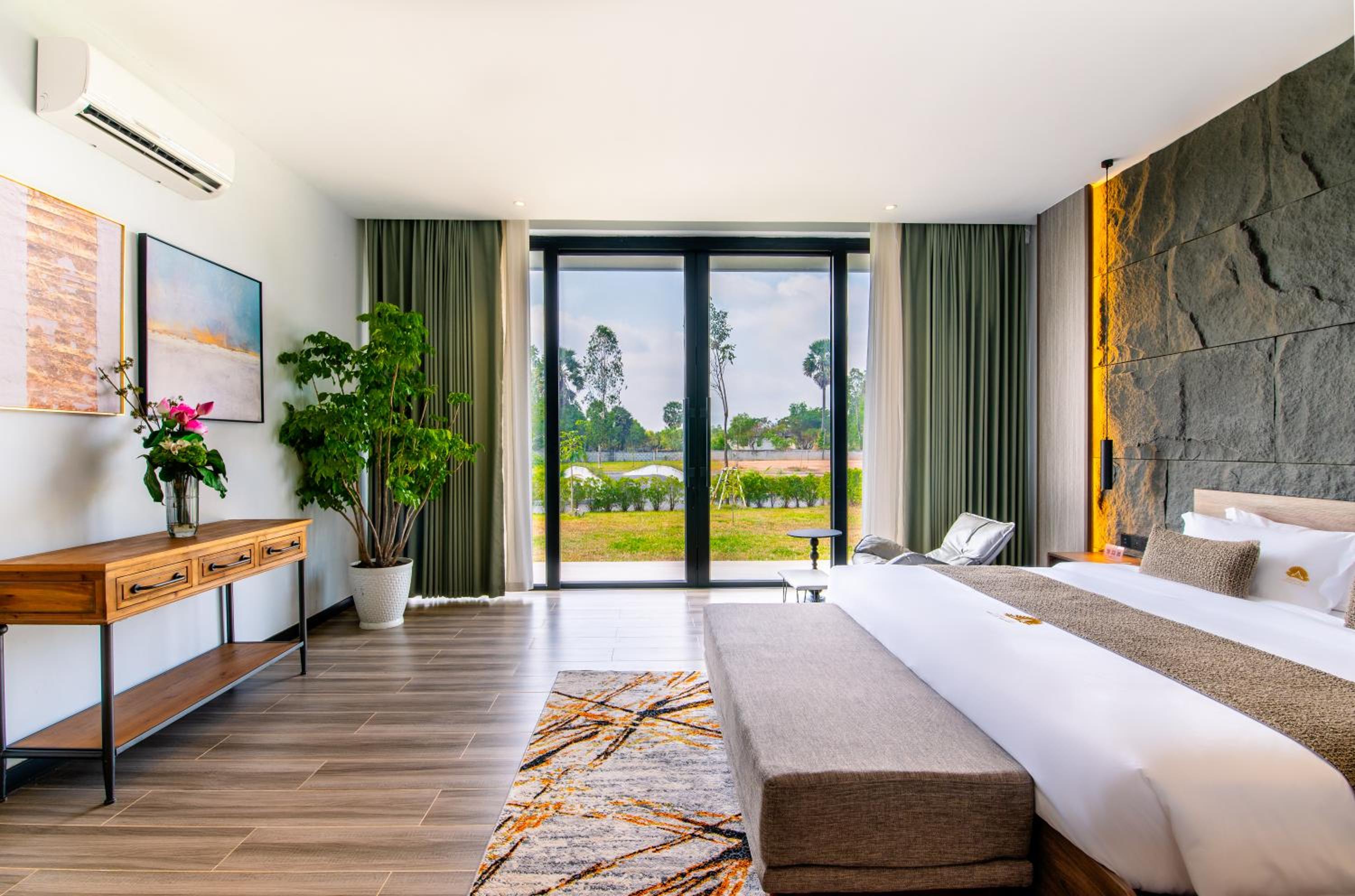 Residence Suite Private Pool Villa - Free City Shuttle Service + Mini Bar - Photo 3