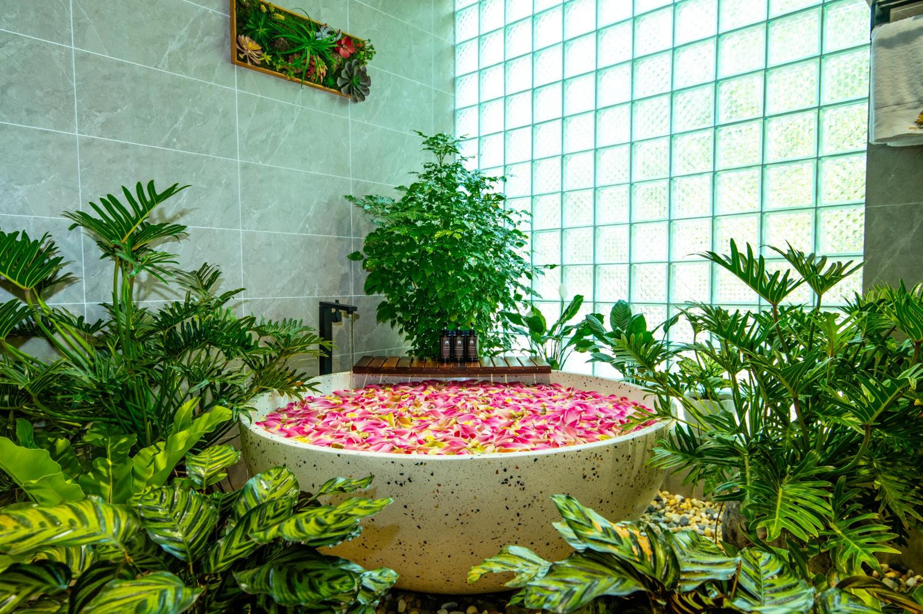 Residence Suite Private Pool Villa - Free City Shuttle Service + Mini Bar - Photo 6