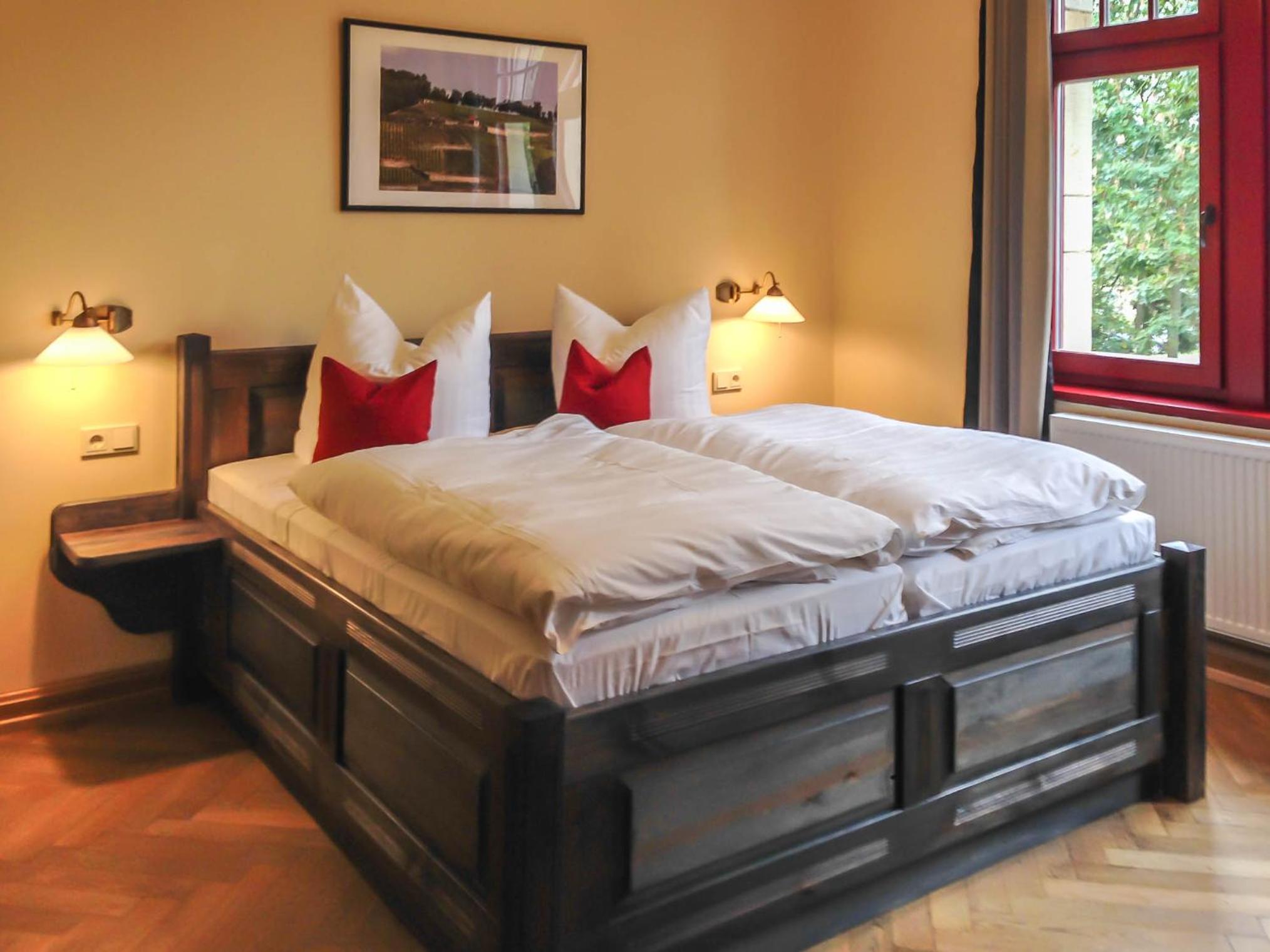 Double Room - Photo 8
