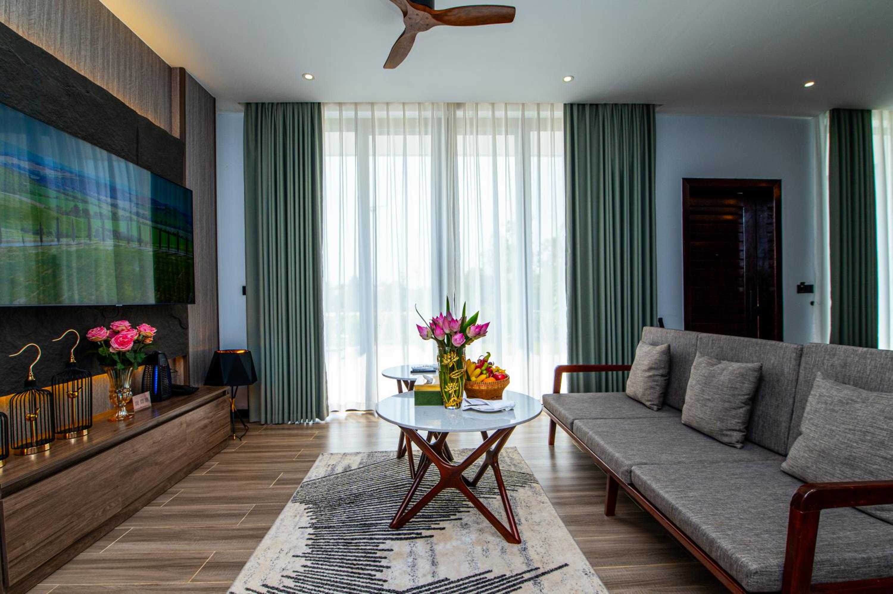 Family Suite Two-Bedroom Private Pool Villa - Free City Shuttle Service + Mini Bar - Photo 16