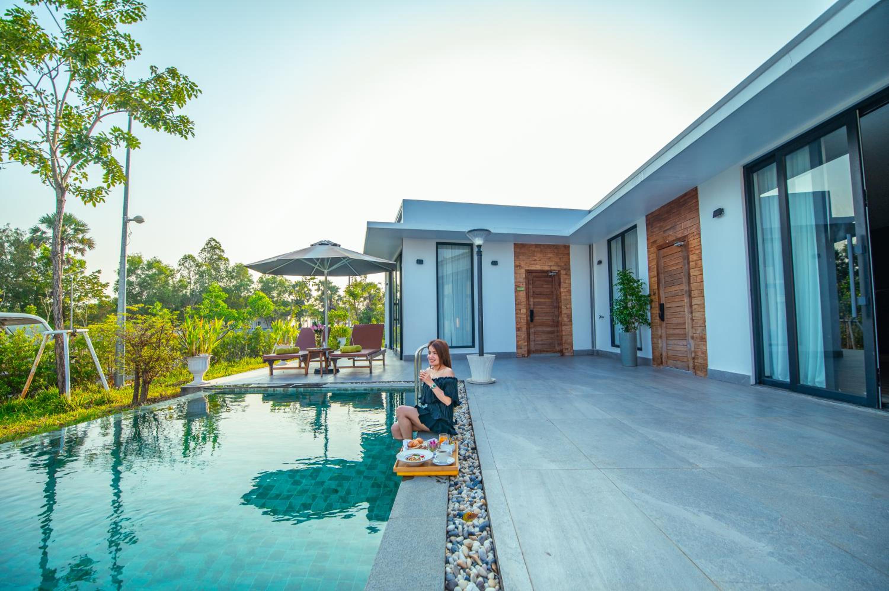 Residence Suite Private Pool Villa - Free City Shuttle Service + Mini Bar - Photo 16