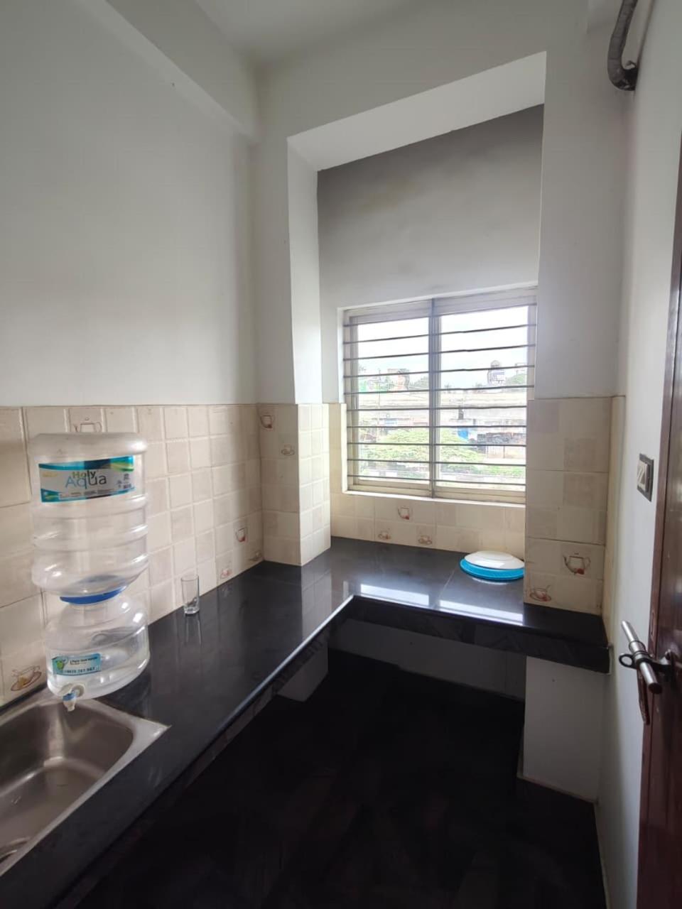 Apartment with Balcony photo 2