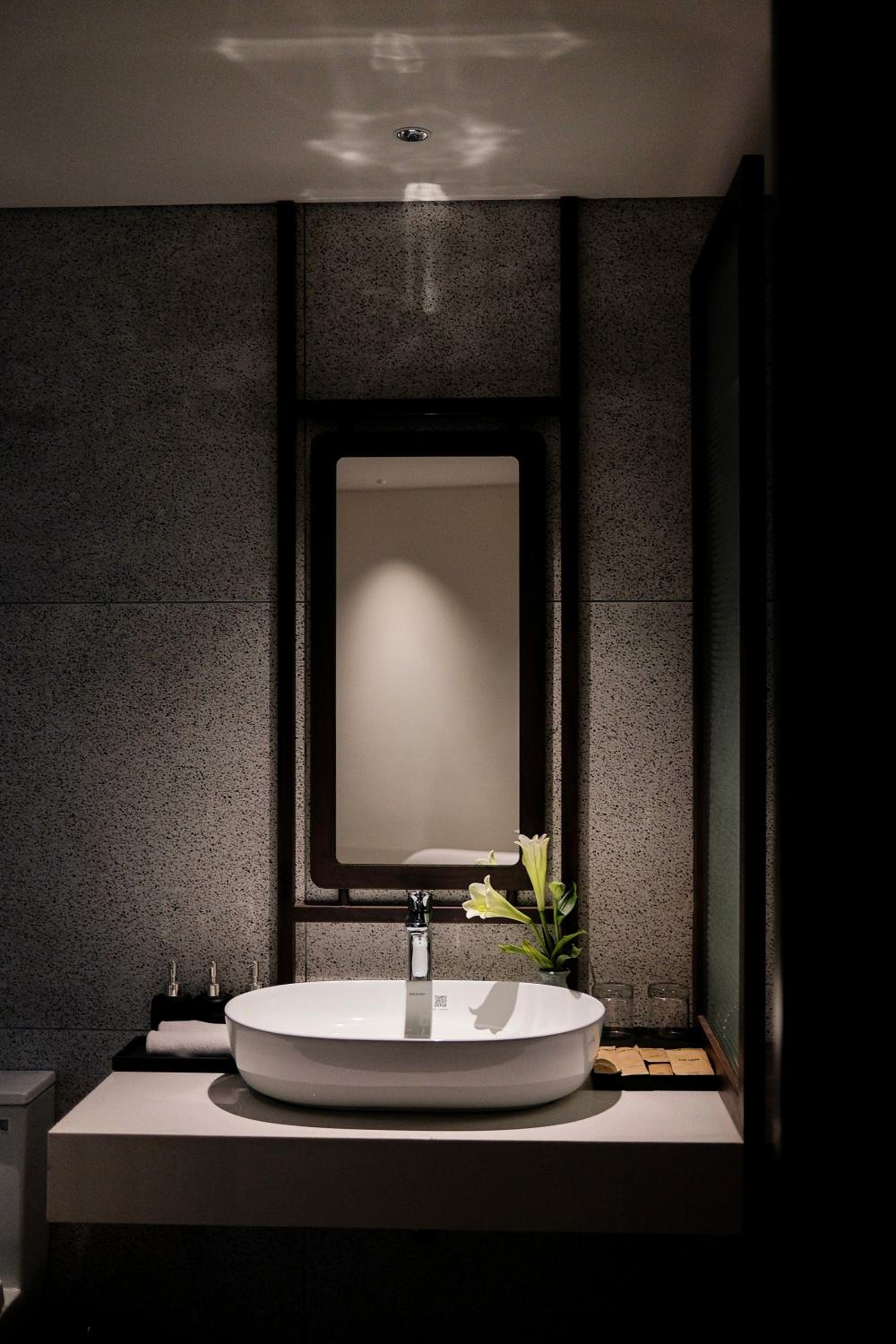 Executive Suite  - Photo 8