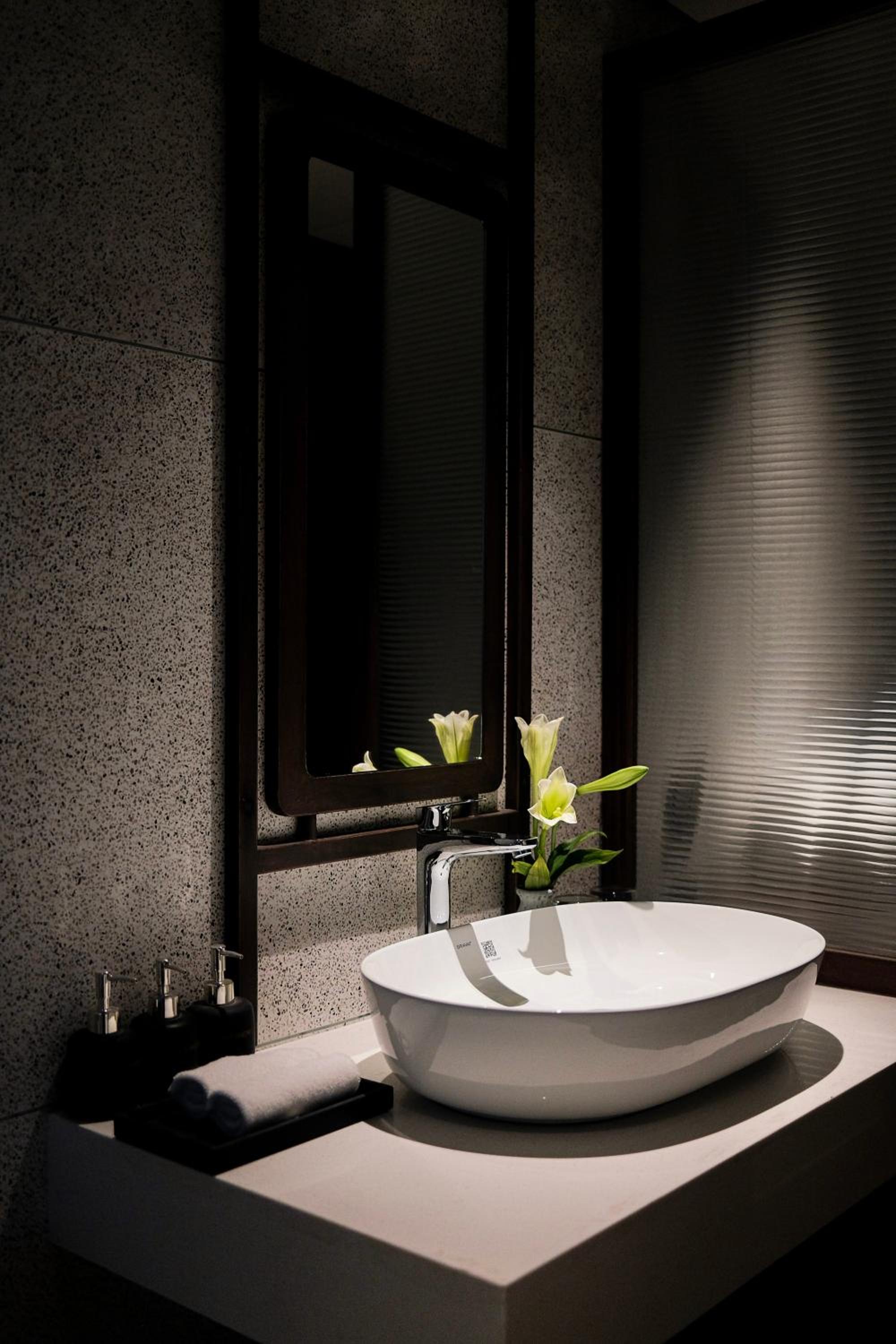 Executive Suite  - Photo 5