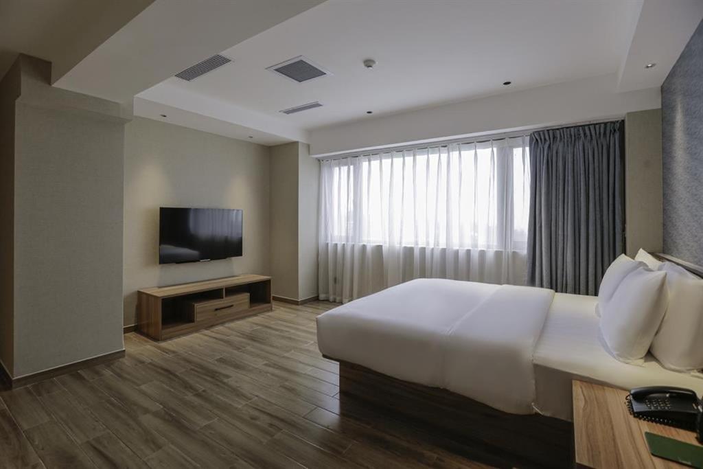 Executive 2 Bedroom Suite - Photo 1