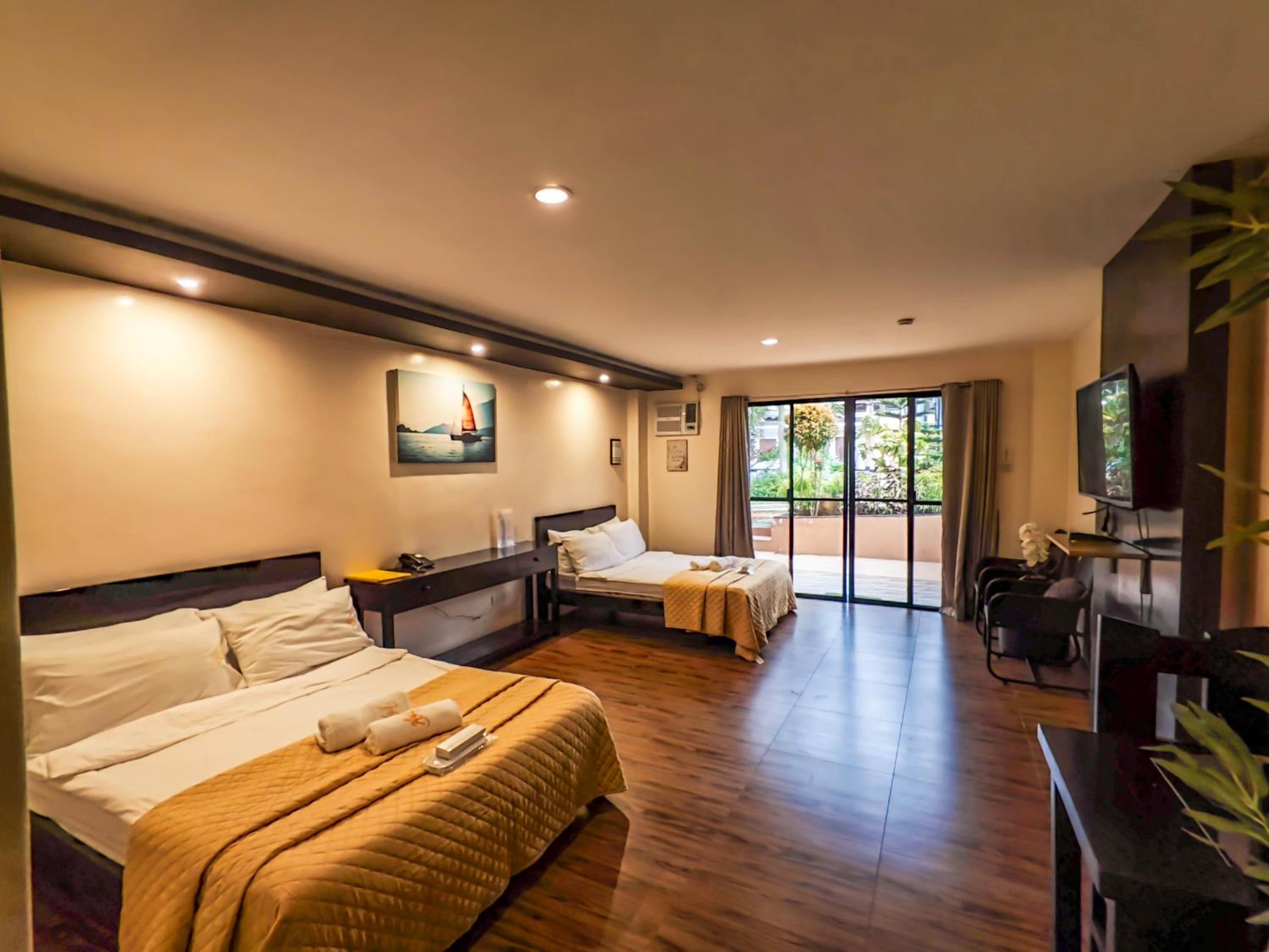 Premium Quadruple Room