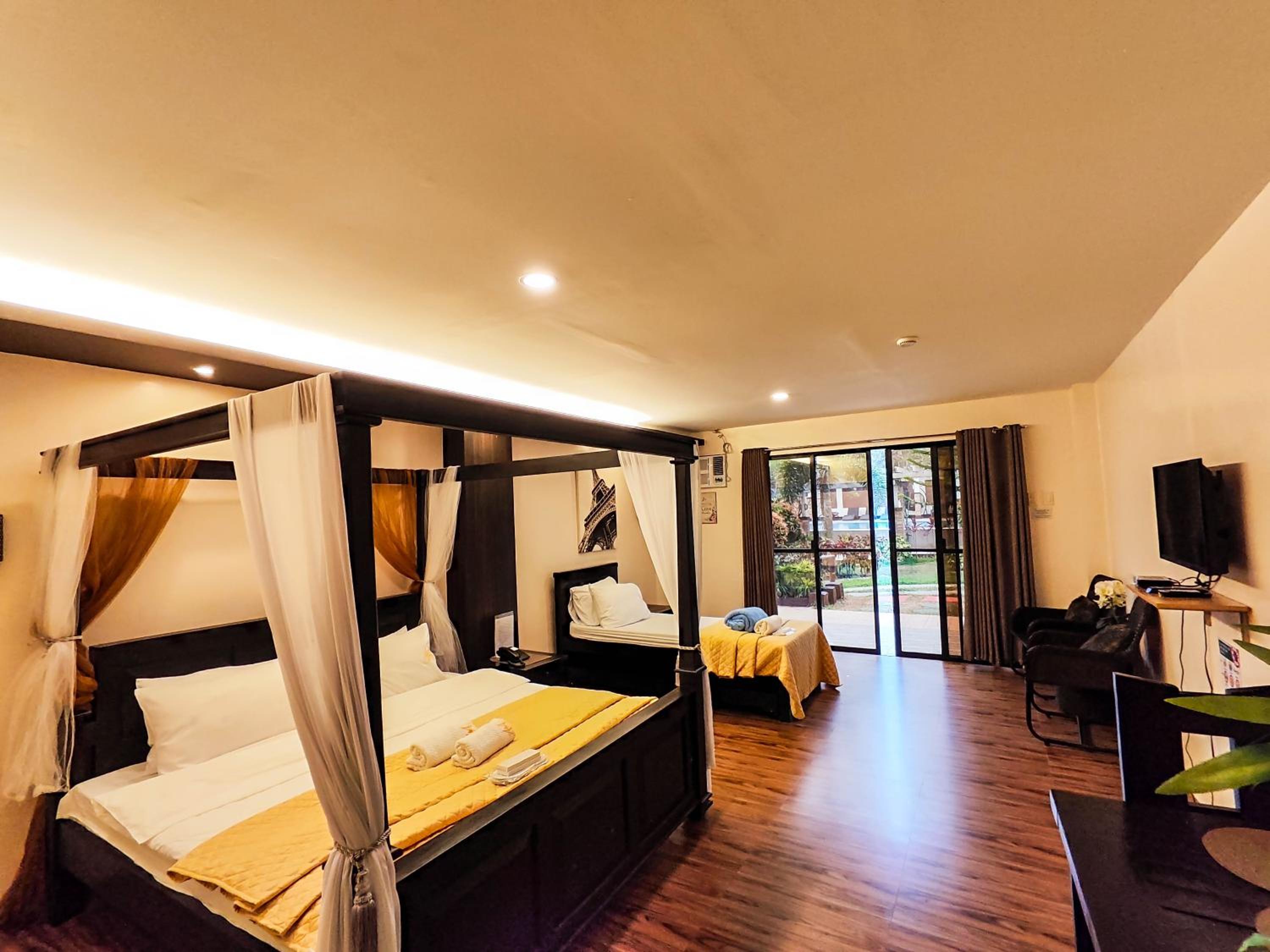 Triple Room with Garden View