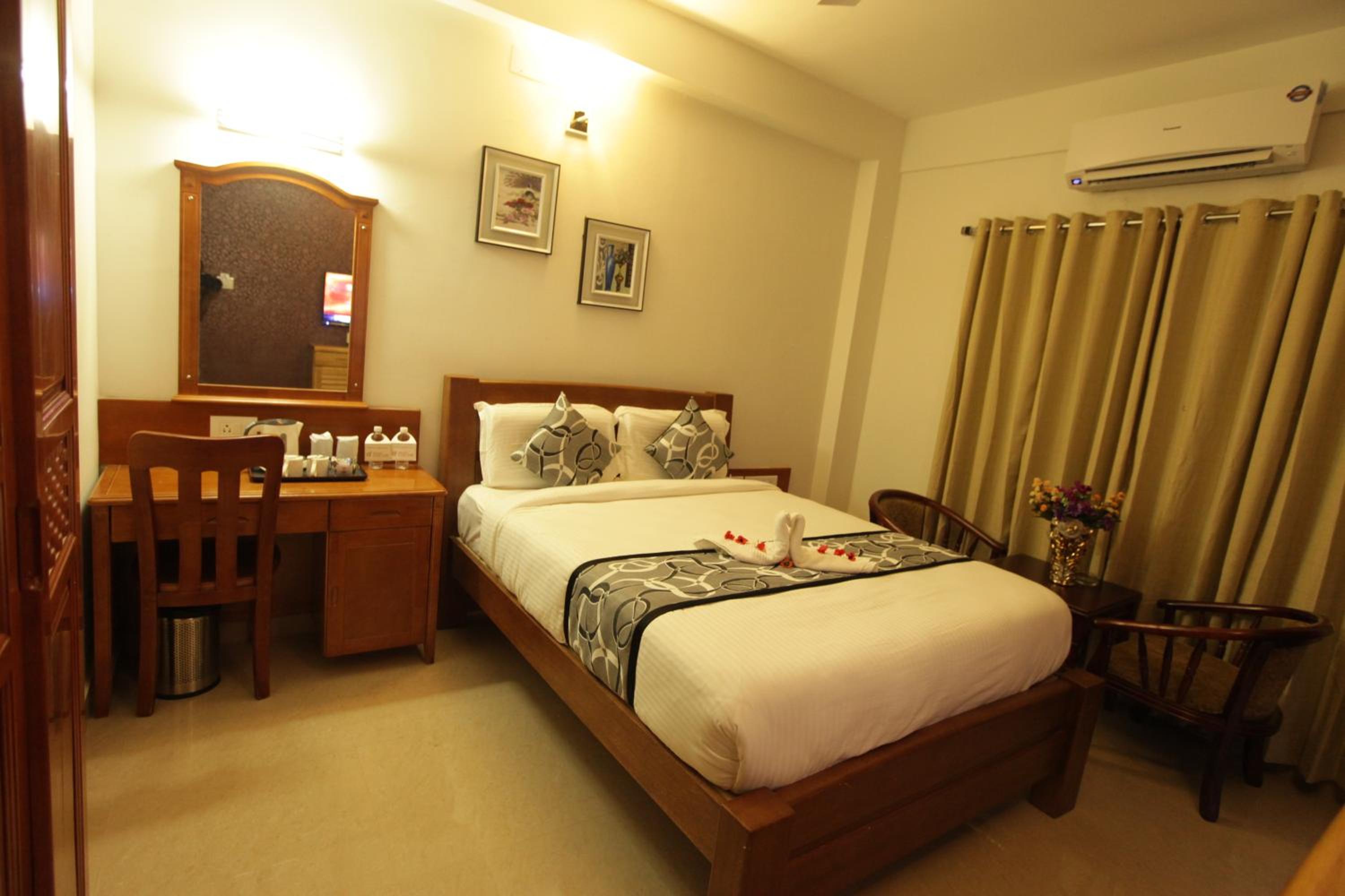 Deluxe Room - Photo 7