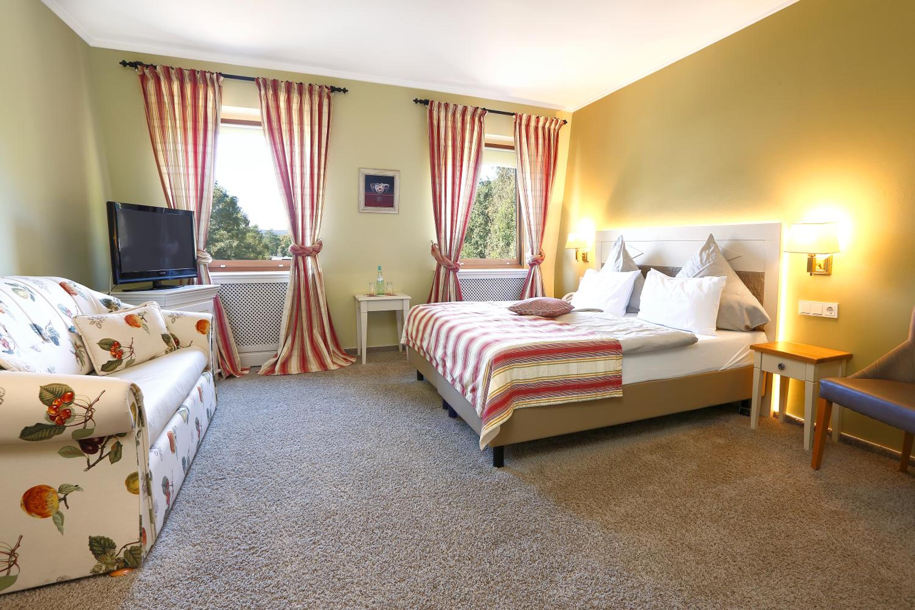 Blesius Garden Room - Photo 1