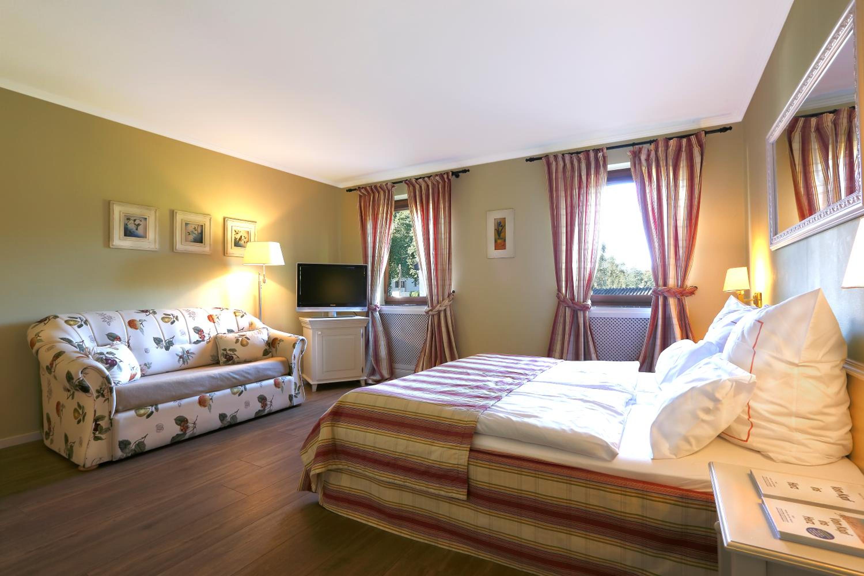 Blesius Garden Room - Photo 2