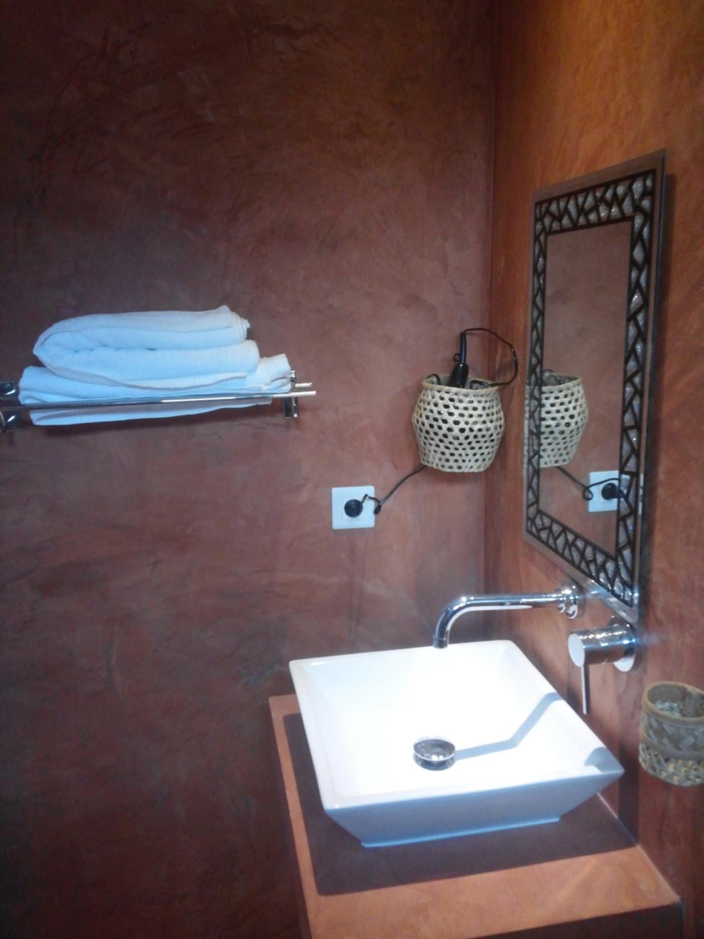 Superior Double or Twin Room with Sea View - Photo 1